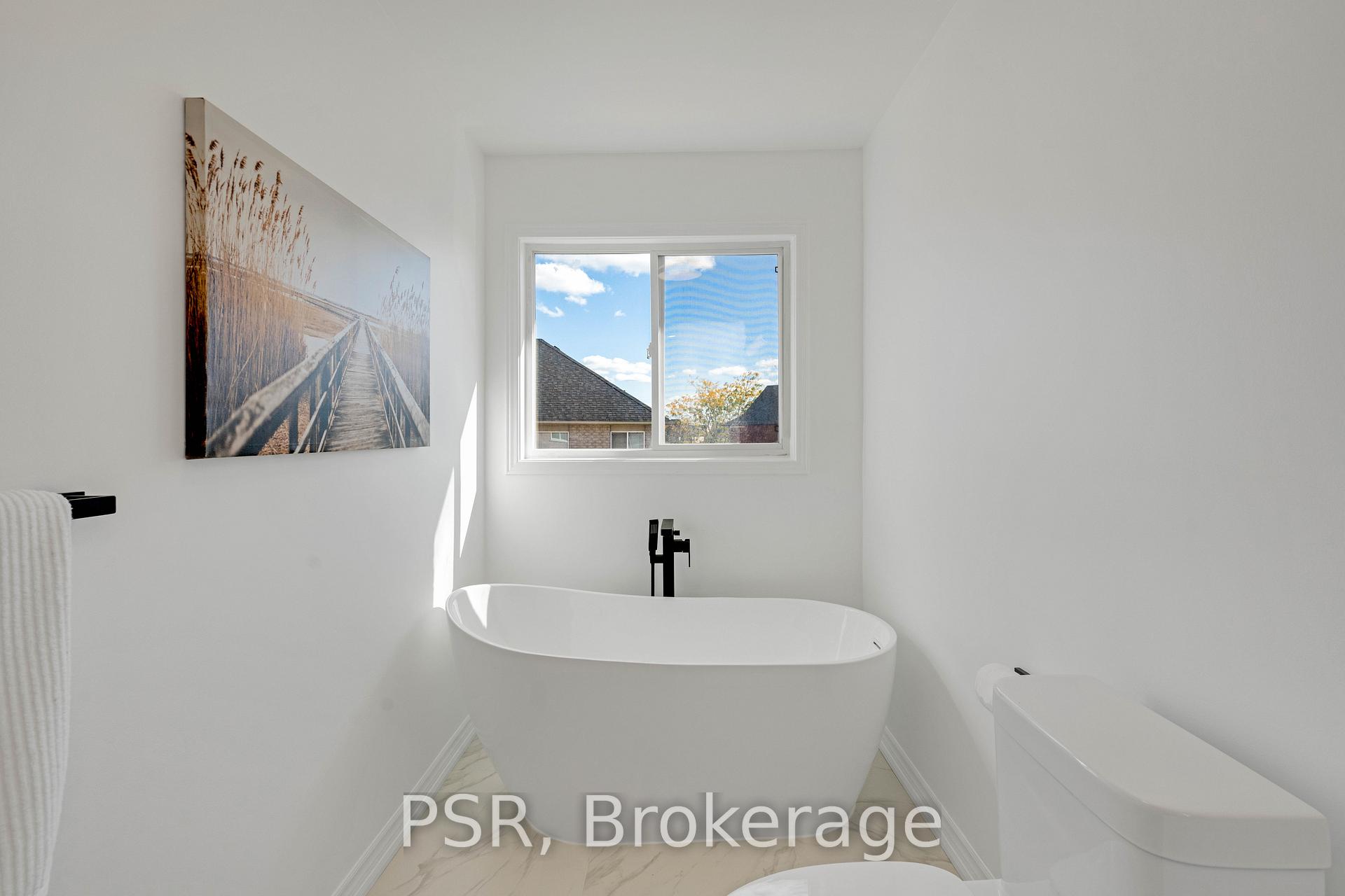 Photo 8 of 17 Ronan Crescent, Vaughan, Sonoma Heights — HOMEH