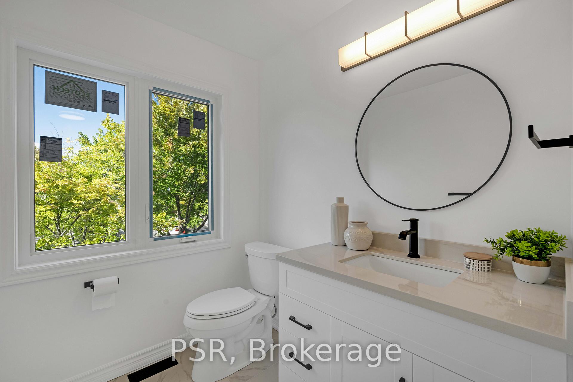 Photo 12 of 17 Ronan Crescent, Vaughan, Sonoma Heights — HOMEH