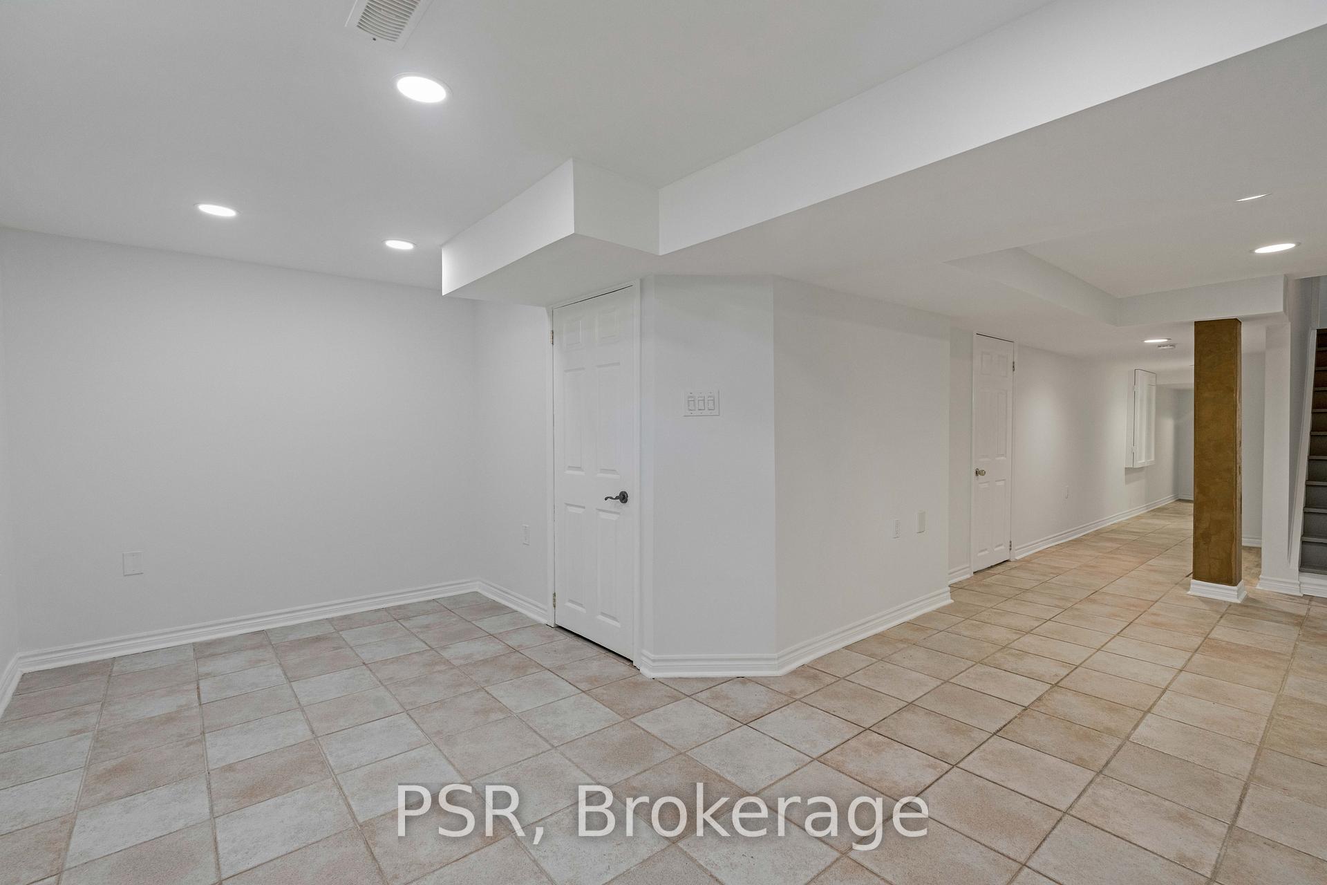 Photo 15 of 17 Ronan Crescent, Vaughan, Sonoma Heights — HOMEH