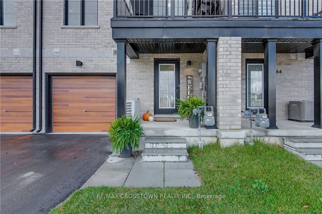 Photo 12 of 66 Pumpkin Corner Crescent, Barrie, Innis-Shore — HOMEH