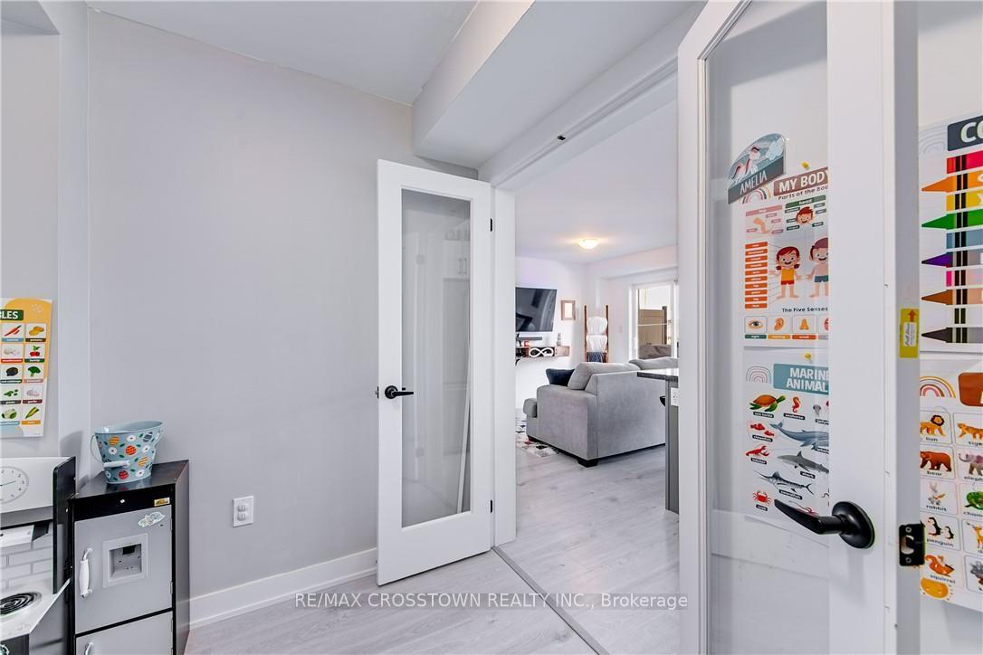 Photo 10 of 66 Pumpkin Corner Crescent, Barrie, Innis-Shore — HOMEH
