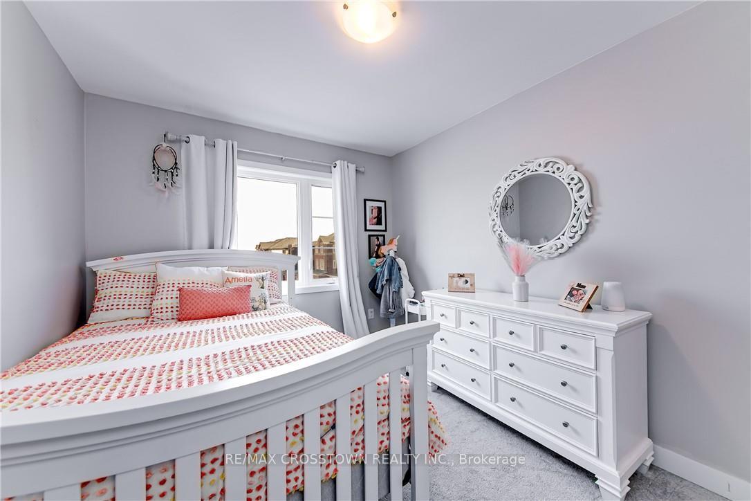 Photo 23 of 66 Pumpkin Corner Crescent, Barrie, Innis-Shore — HOMEH
