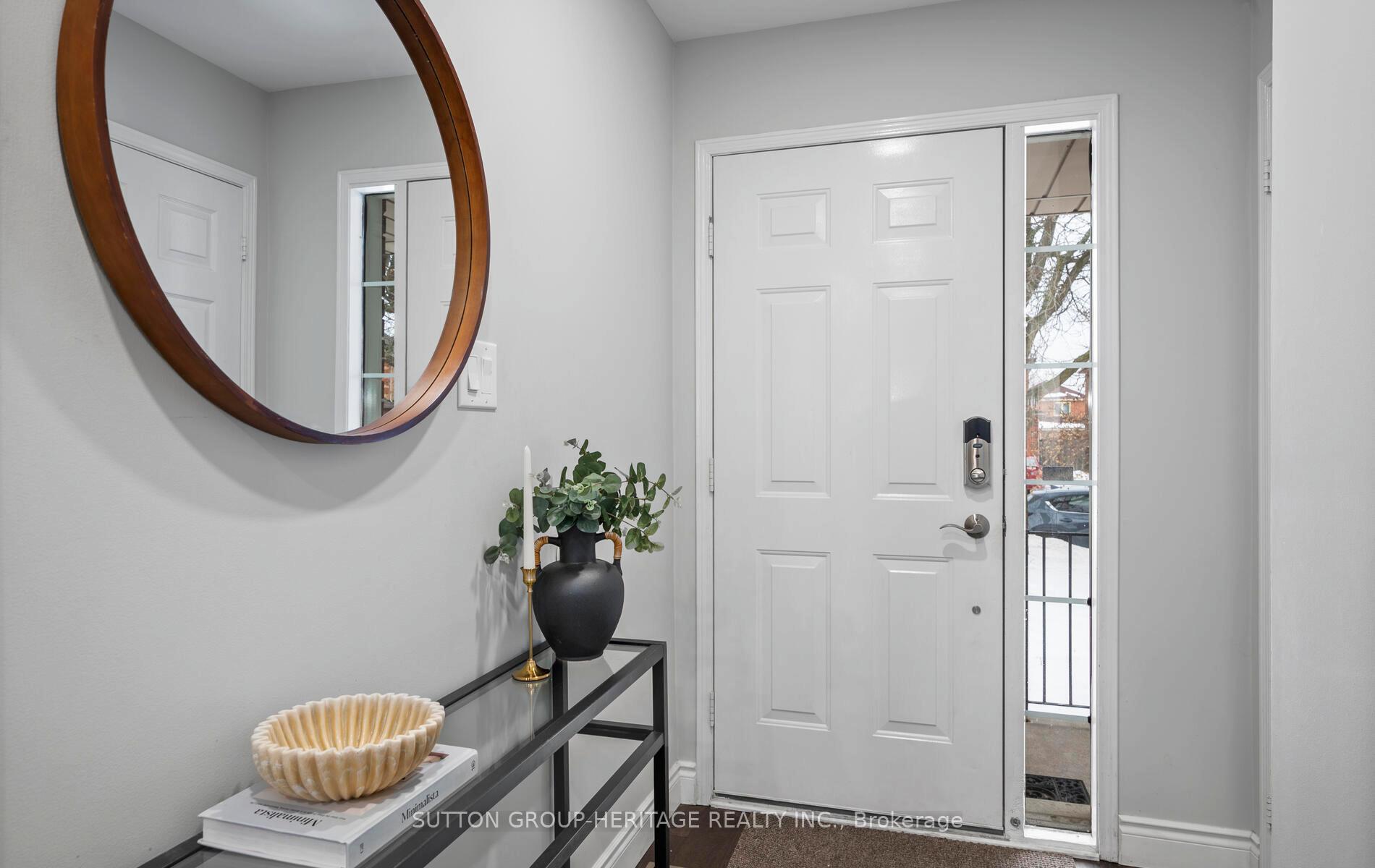 Photo 9 of 26 Glenmore Drive, Whitby, Downtown Whitby — HOMEH