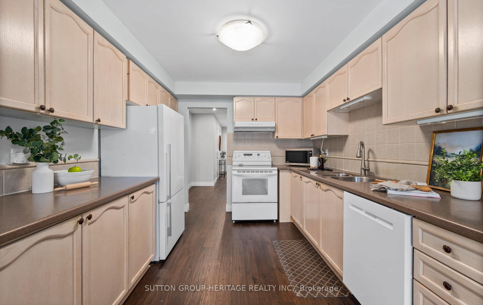 Photo 22 of 26 Glenmore Drive, Whitby, Downtown Whitby — HOMEH