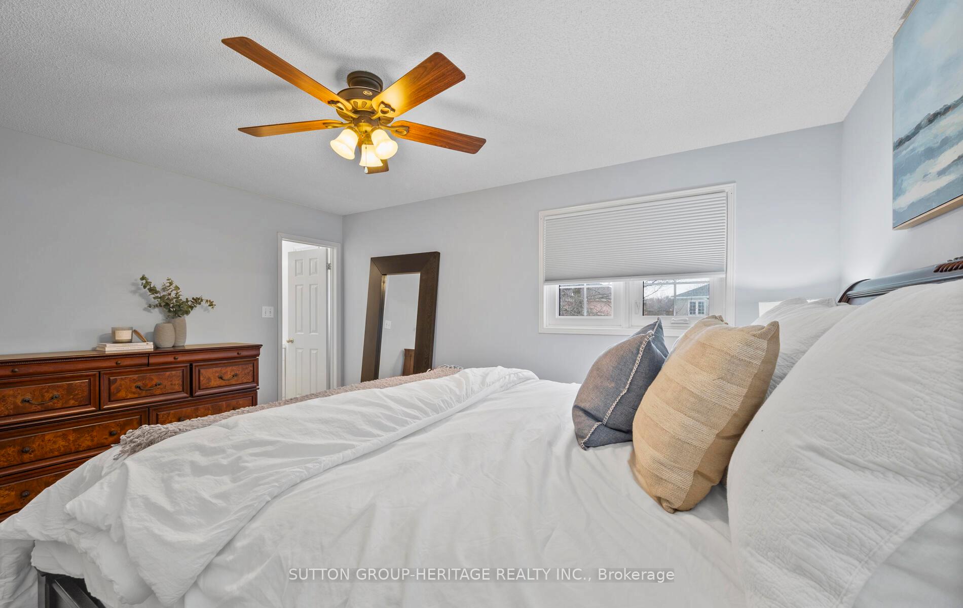 Photo 19 of 26 Glenmore Drive, Whitby, Downtown Whitby — HOMEH