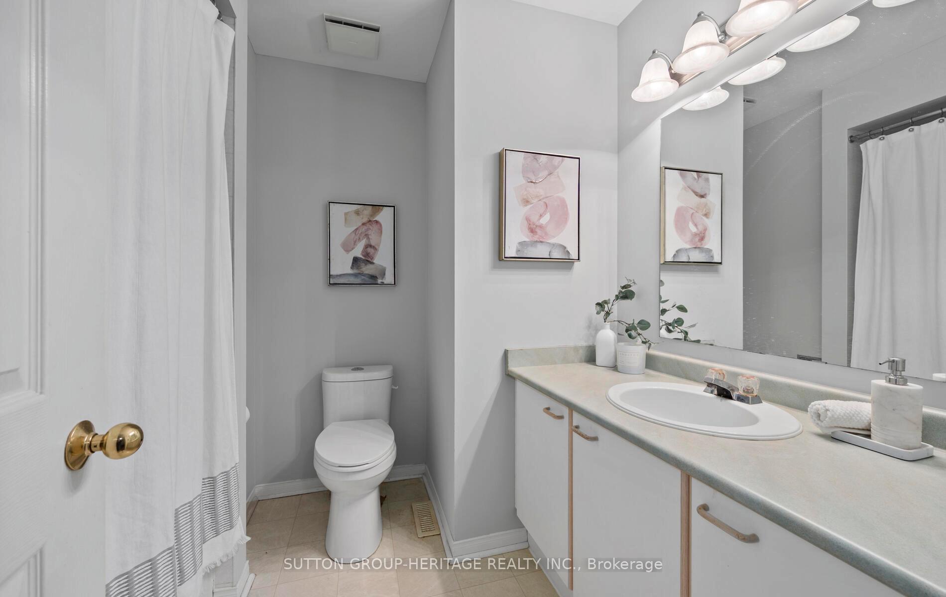 Photo 15 of 26 Glenmore Drive, Whitby, Downtown Whitby — HOMEH