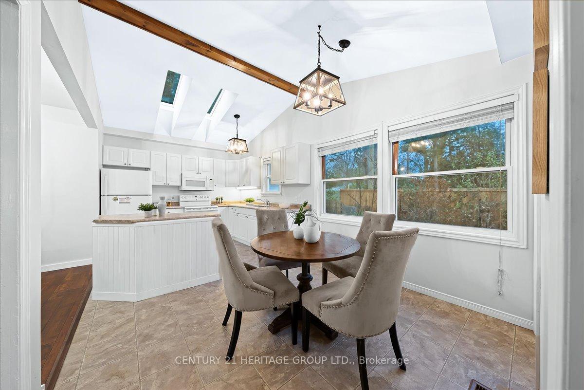 Photo 14 of 27 Parklawn Boulevard, Brock, Beaverton — HOMEH