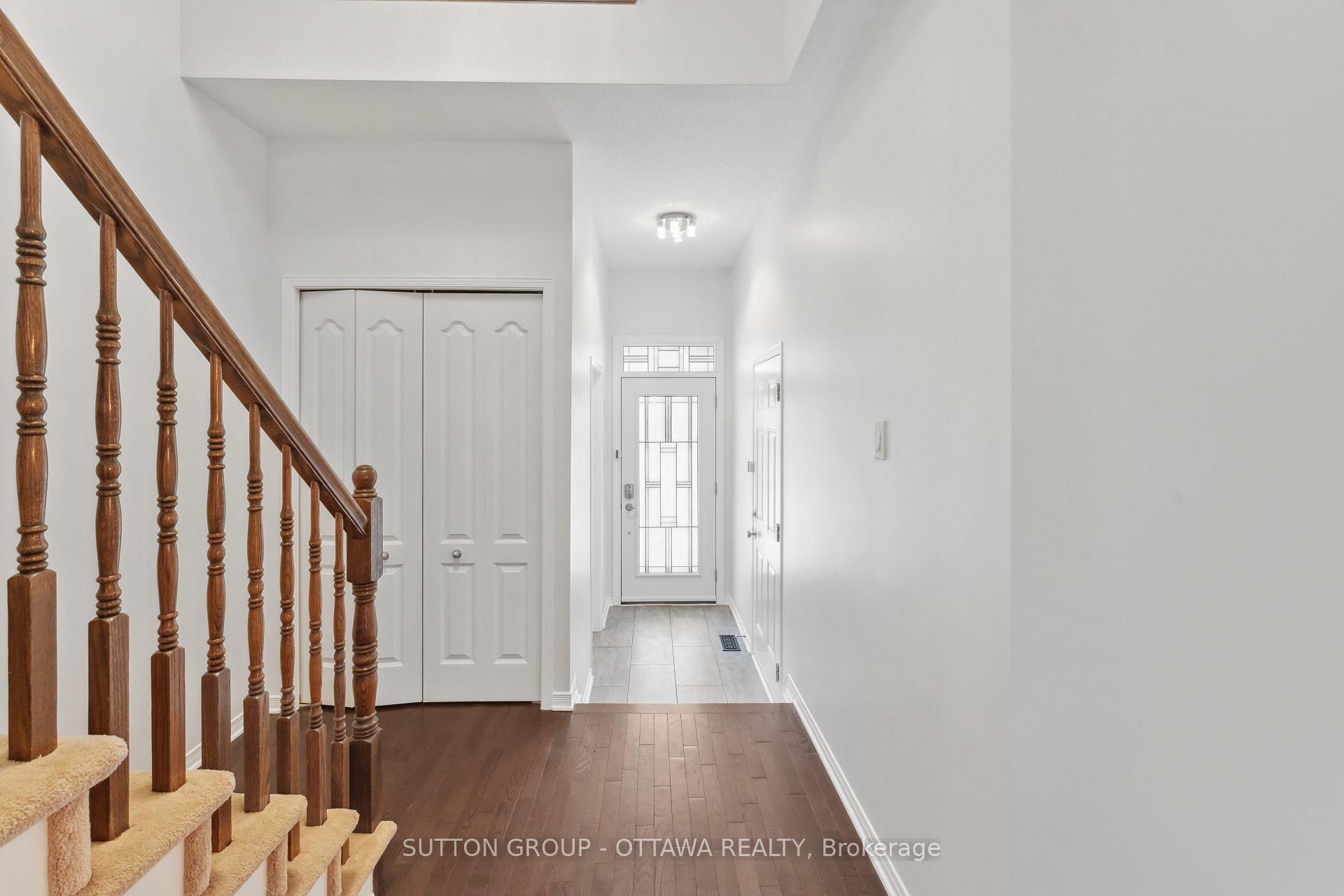 Photo 2 of 272 Jersey Tea Circle, Ottawa, Riverside South/Gloucester Glen — HOMEH