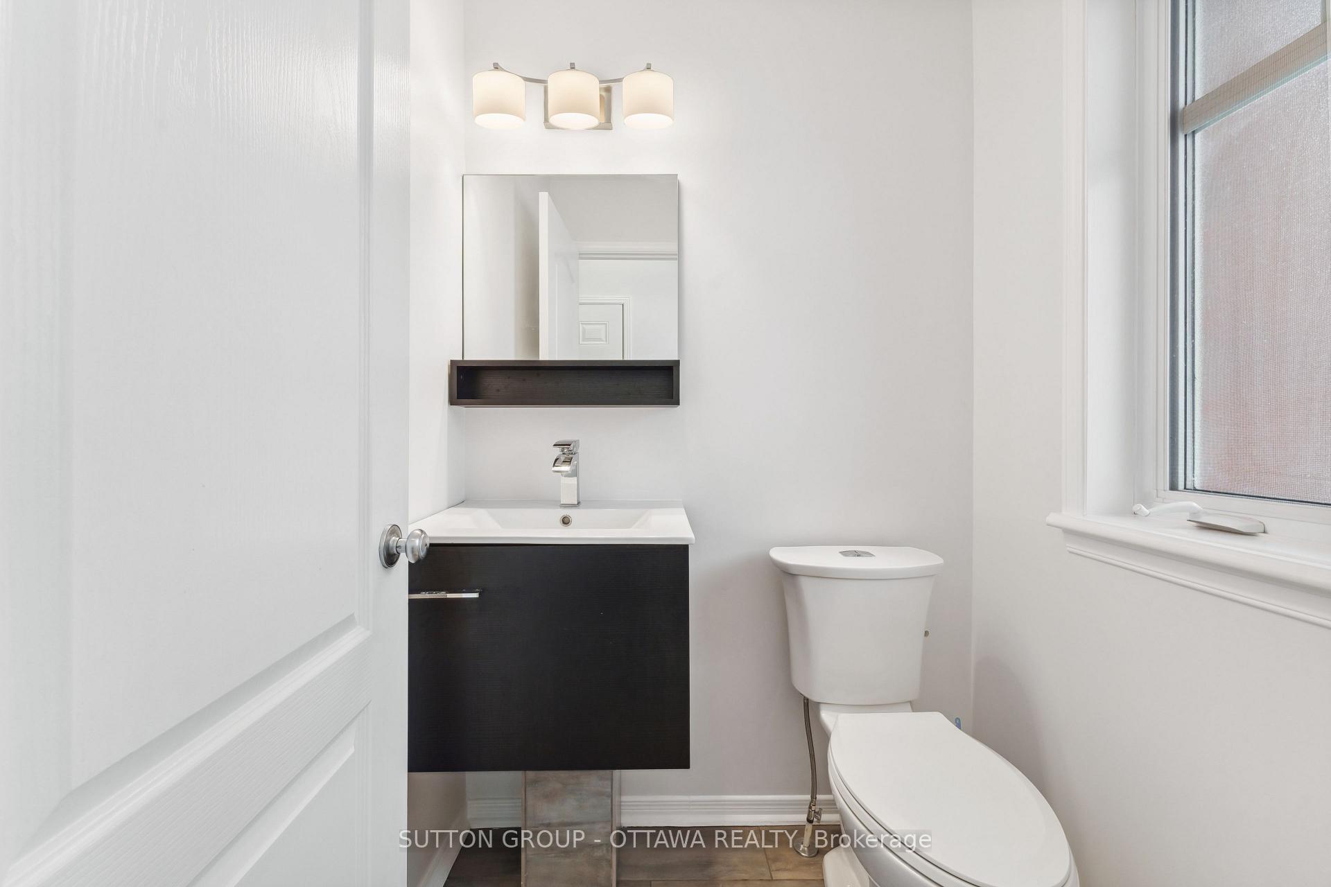 Photo 3 of 272 Jersey Tea Circle, Ottawa, Riverside South/Gloucester Glen — HOMEH