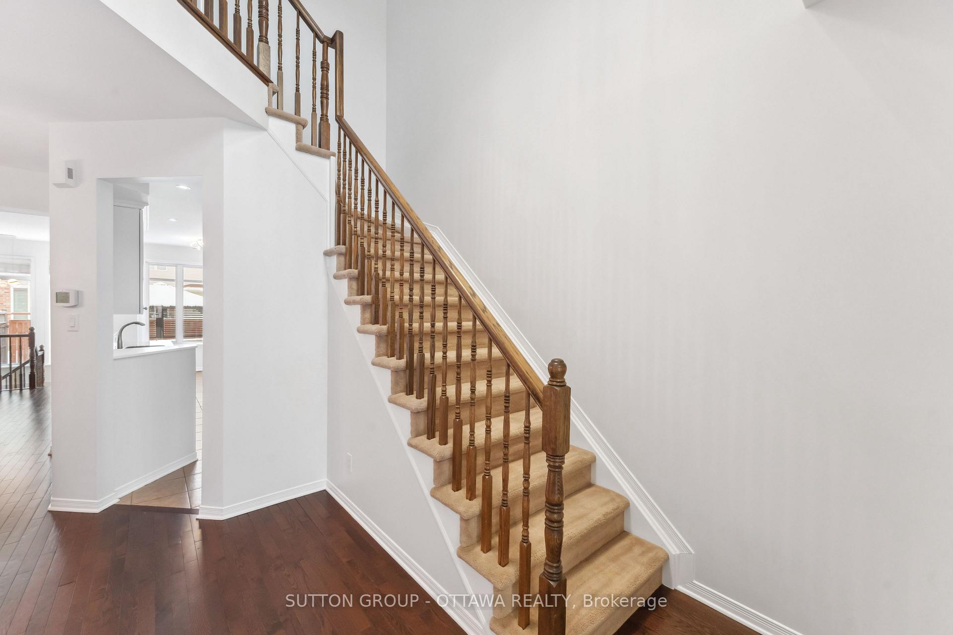 Photo 4 of 272 Jersey Tea Circle, Ottawa, Riverside South/Gloucester Glen — HOMEH
