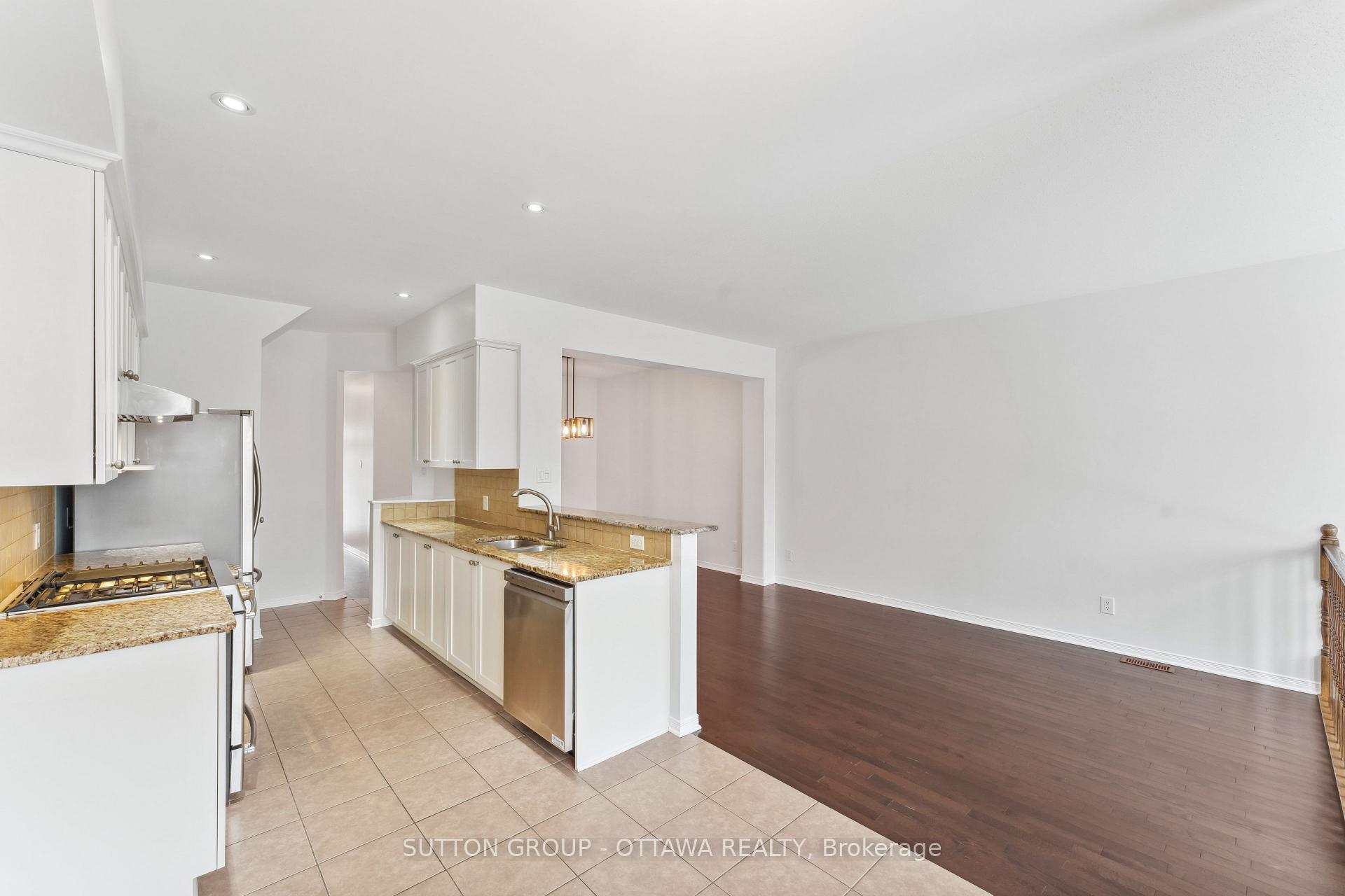 Photo 8 of 272 Jersey Tea Circle, Ottawa, Riverside South/Gloucester Glen — HOMEH
