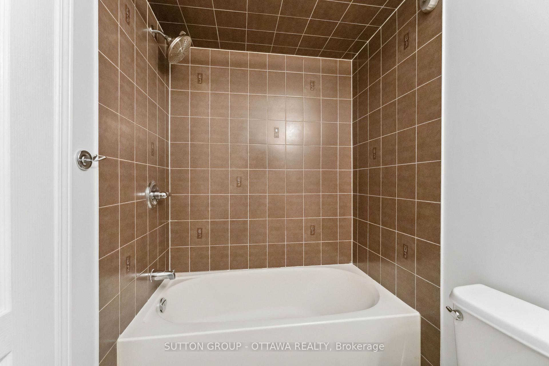 Photo 27 of 272 Jersey Tea Circle, Ottawa, Riverside South/Gloucester Glen — HOMEH