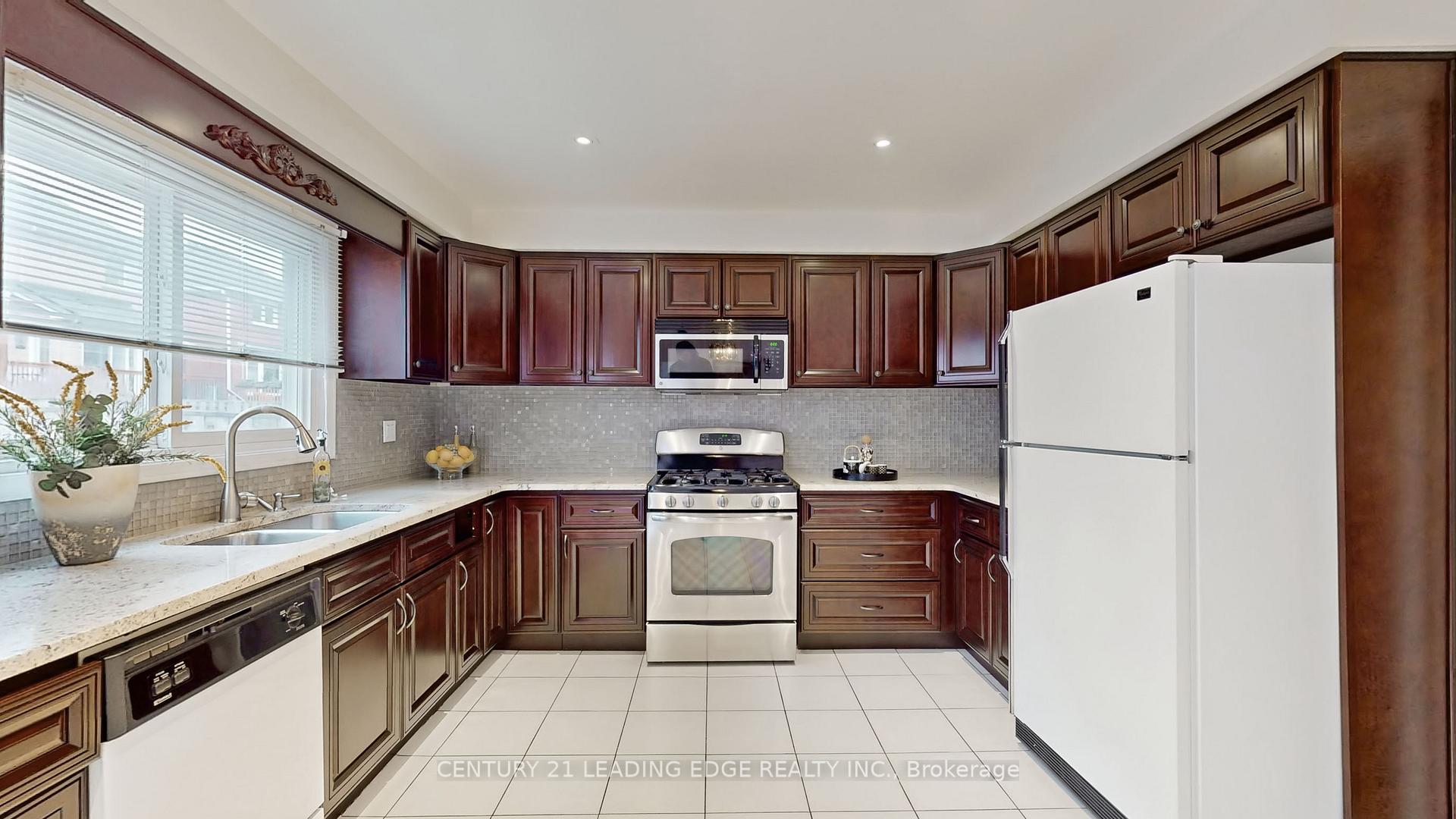Photo 18 of 16 Glendale Road E, Markham, Thornlea — HOMEH