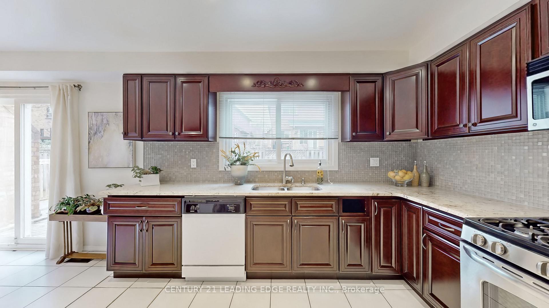 Photo 19 of 16 Glendale Road E, Markham, Thornlea — HOMEH