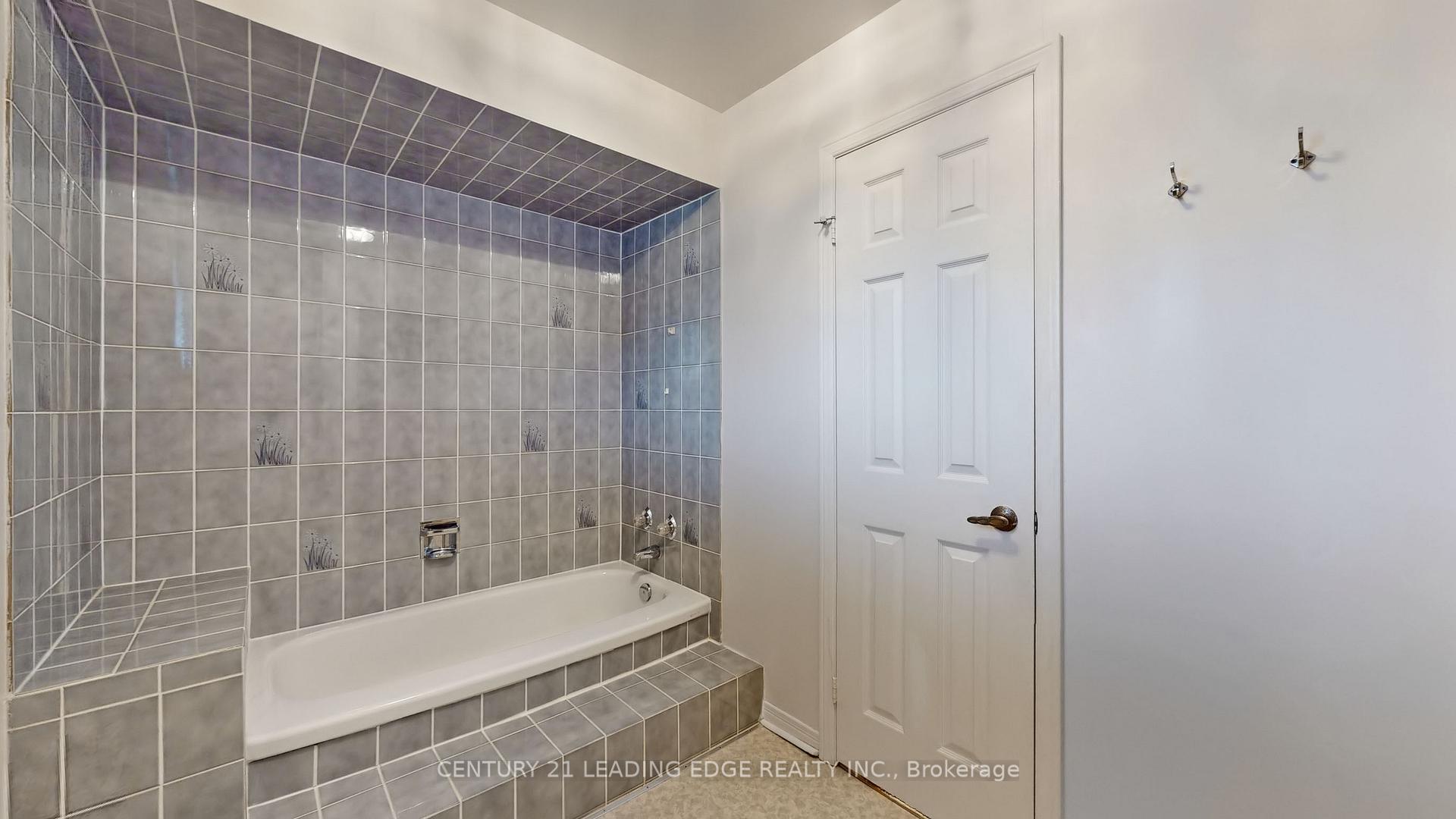 Photo 40 of 16 Glendale Road E, Markham, Thornlea — HOMEH
