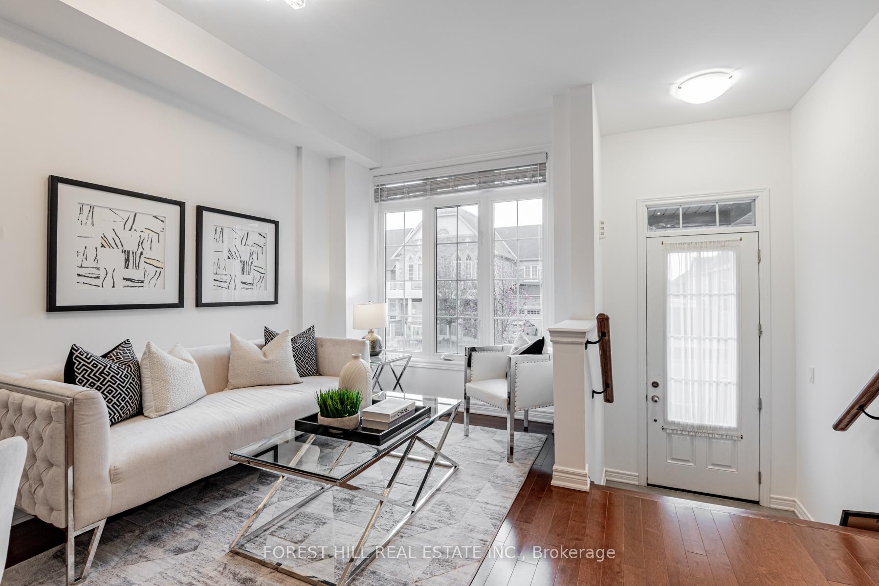 Photo 7 of 8 Christian Ritter Drive, Markham, Berczy — HOMEH