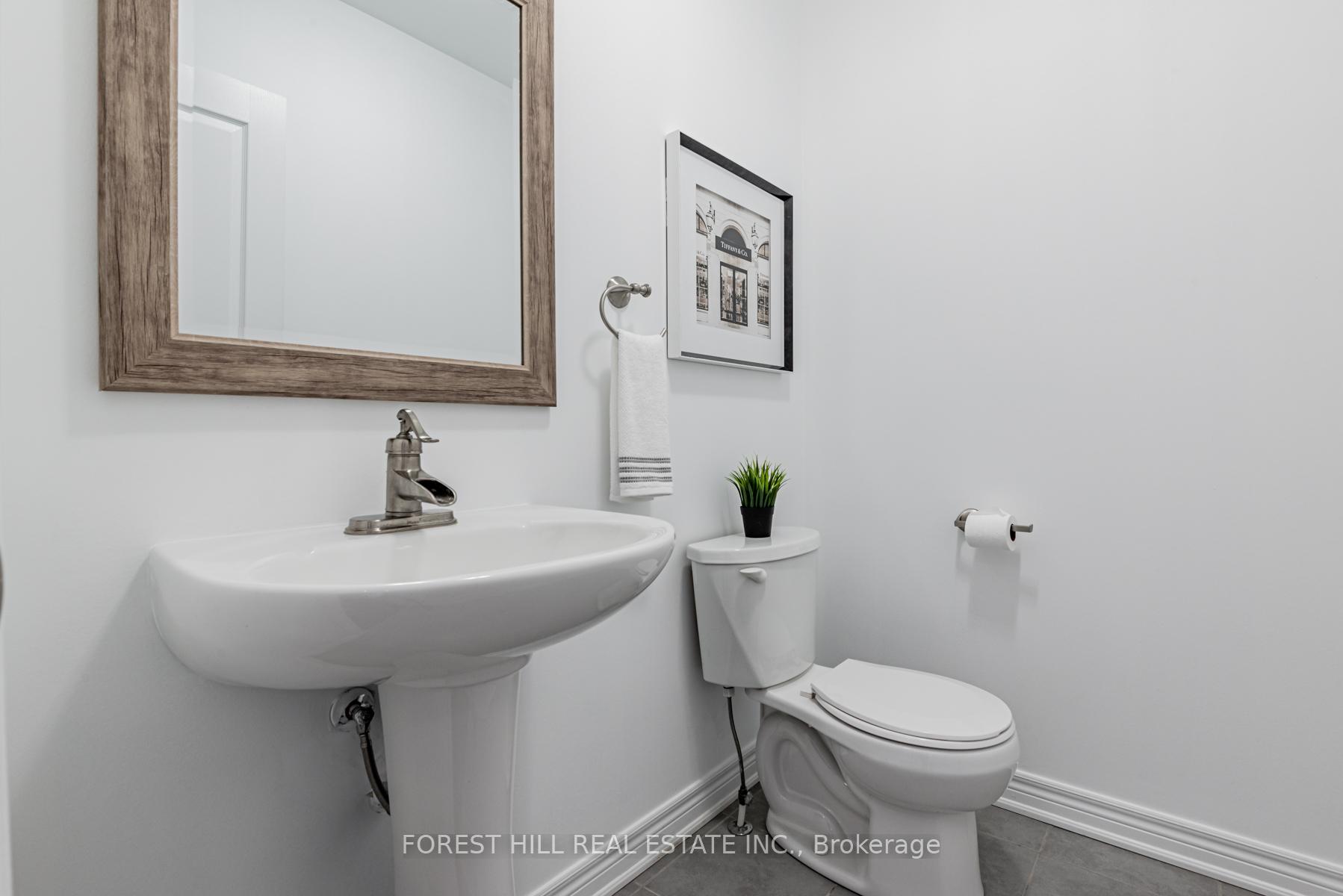 Photo 2 of 8 Christian Ritter Drive, Markham, Berczy — HOMEH