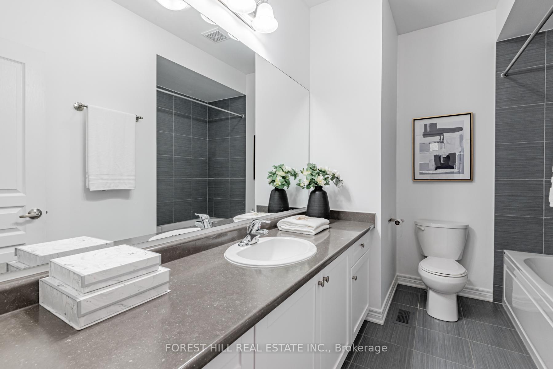 Photo 15 of 8 Christian Ritter Drive, Markham, Berczy — HOMEH