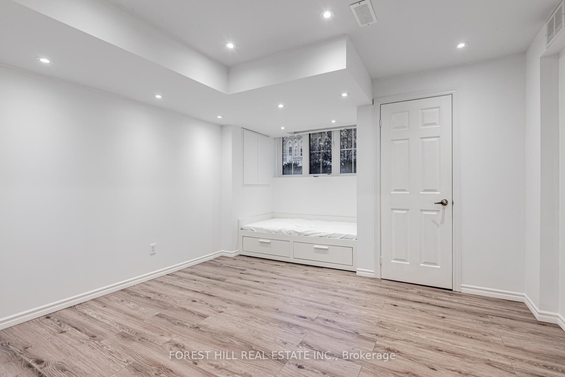 Photo 21 of 8 Christian Ritter Drive, Markham, Berczy — HOMEH