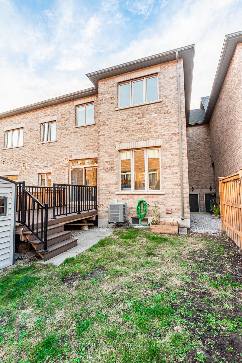 Photo 23 of 8 Christian Ritter Drive, Markham, Berczy — HOMEH