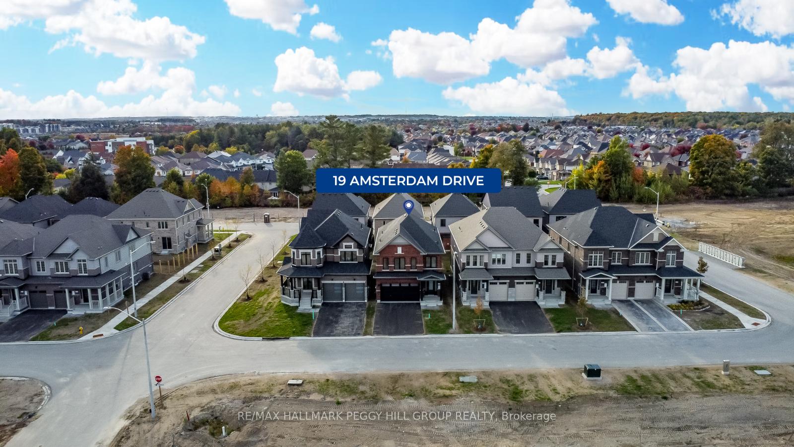 Photo 3 of 19 Amsterdam Drive, Barrie, Rural Barrie Southeast — HOMEH