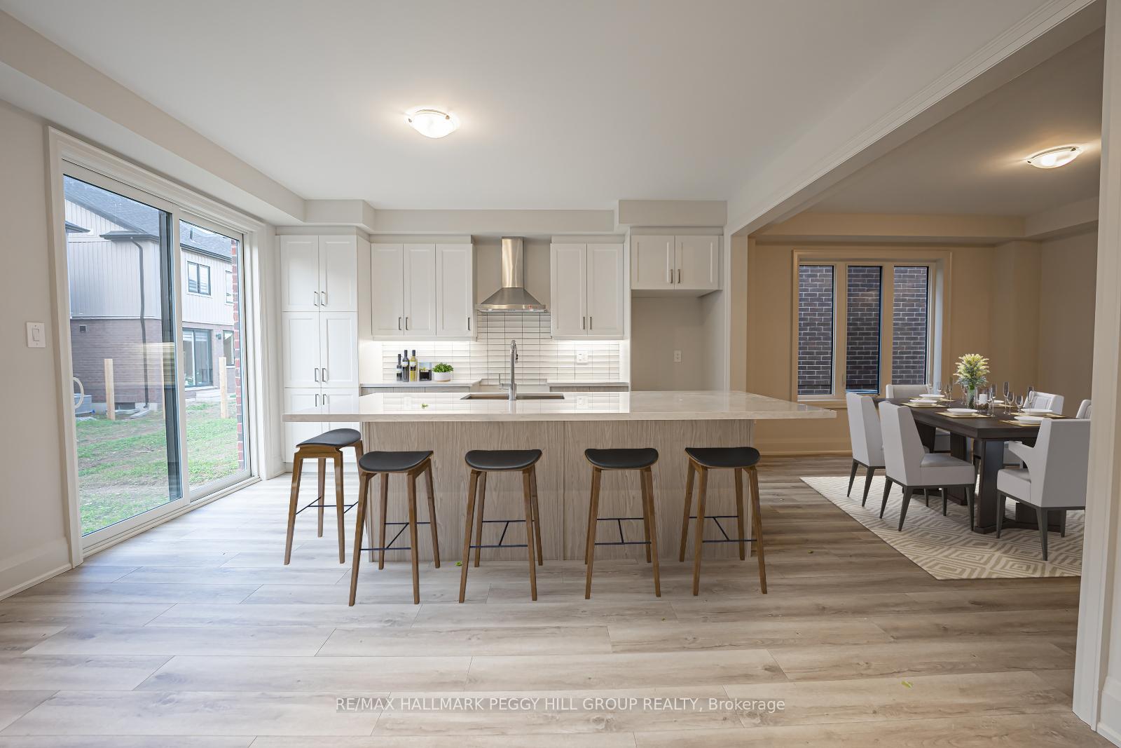 Photo 4 of 19 Amsterdam Drive, Barrie, Rural Barrie Southeast — HOMEH