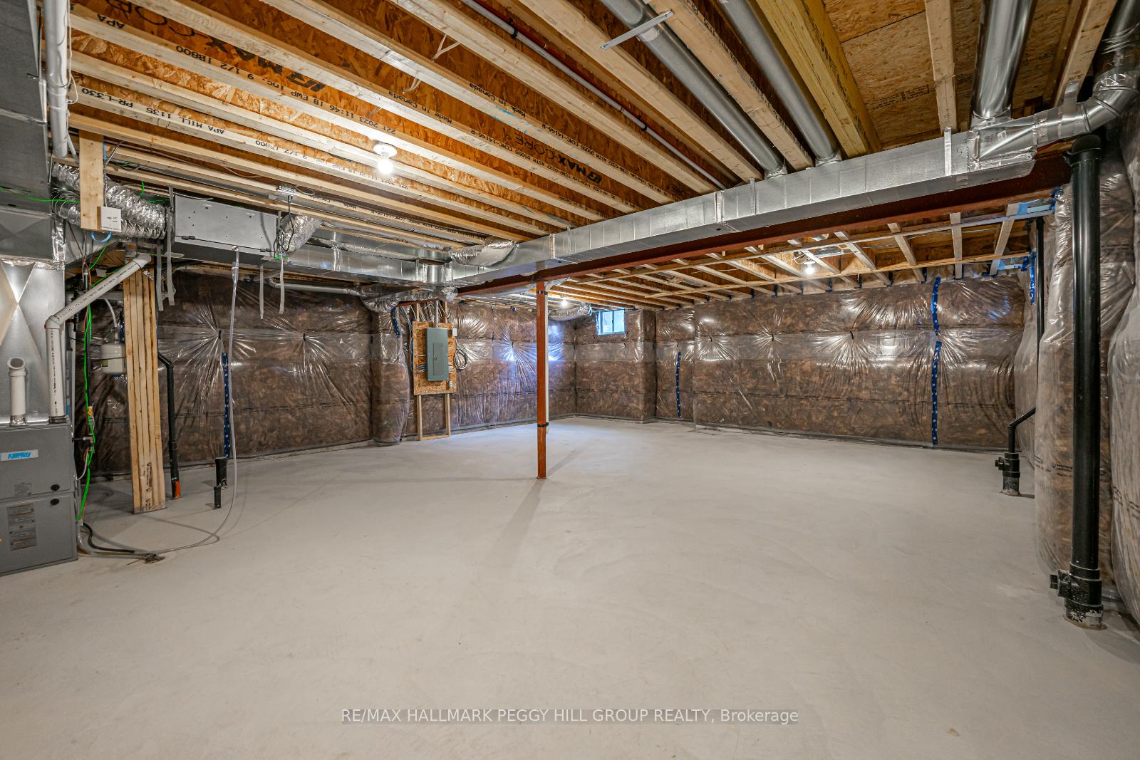Photo 15 of 19 Amsterdam Drive, Barrie, Rural Barrie Southeast — HOMEH