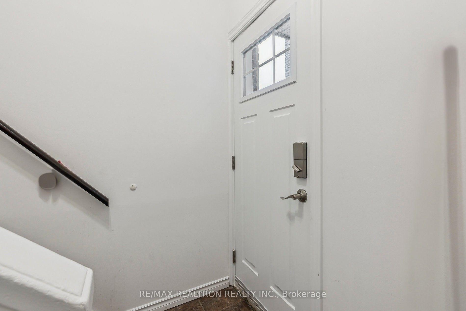 Photo 10 of 70 Child Drive, Aurora, Aurora Highlands — HOMEH