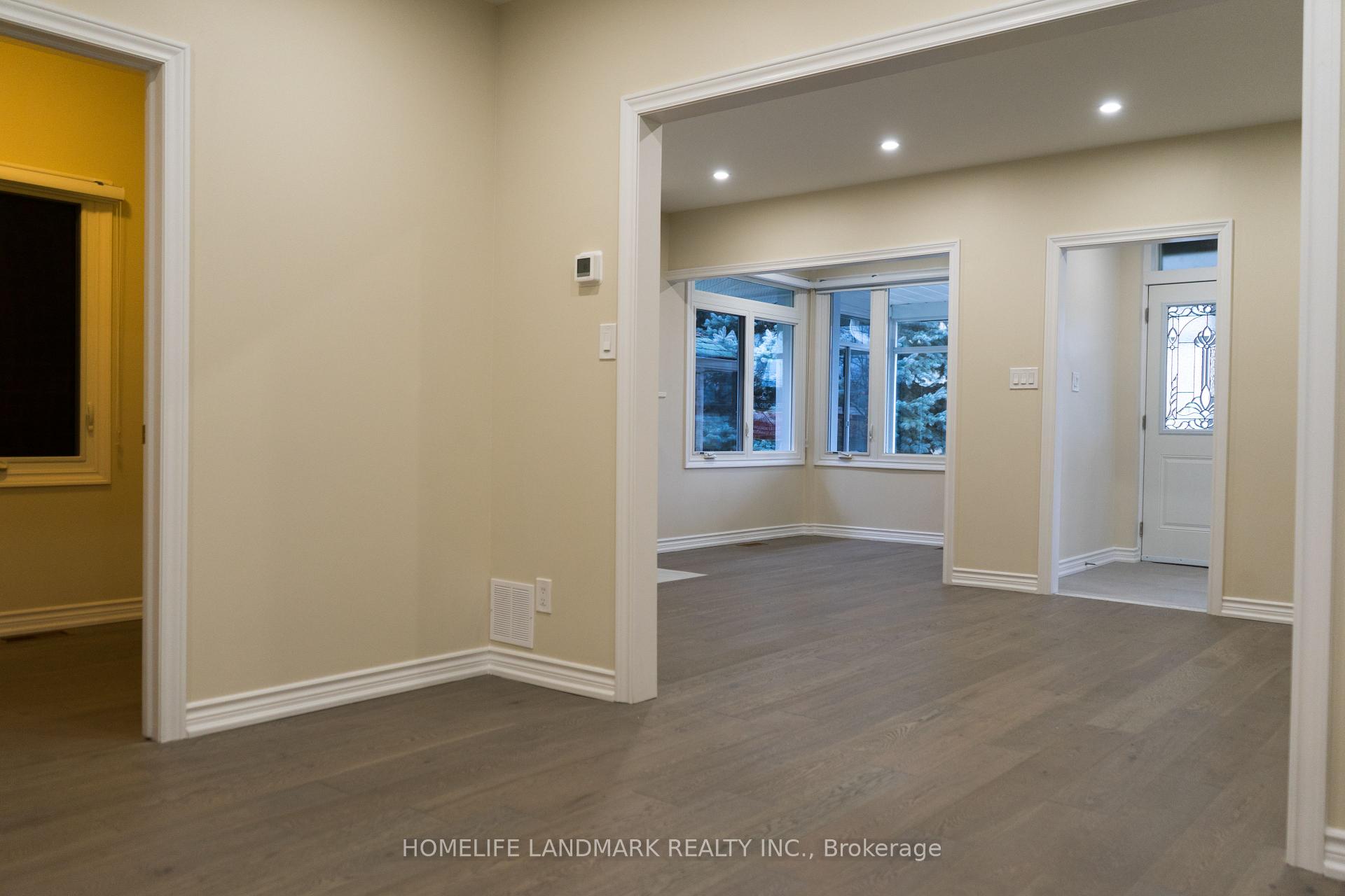 Photo 6 of Unit M/2nd, 124 Barrington Avenue, Toronto, Crescent Town — HOMEH