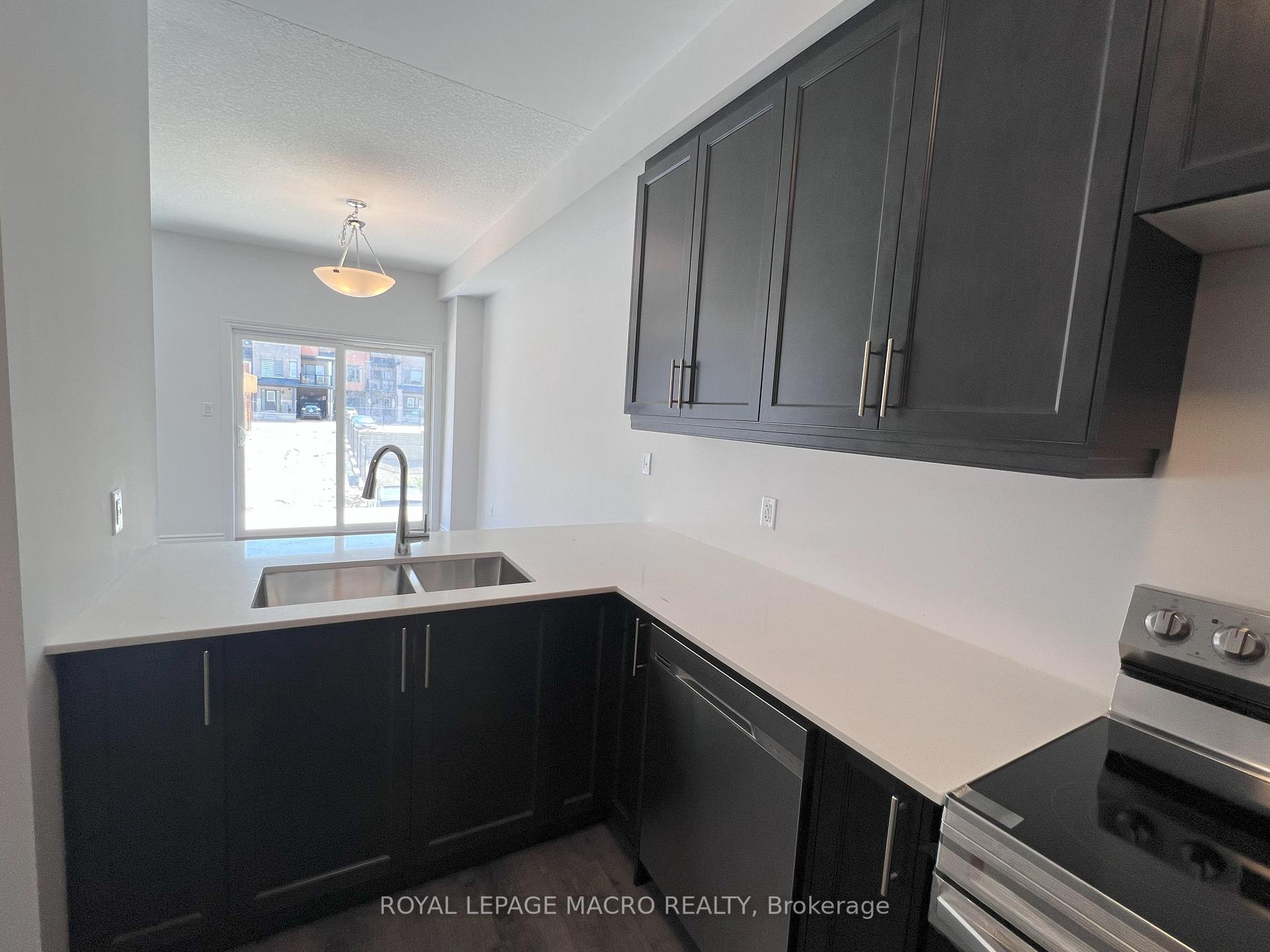 Photo 3 of Unit 93, 61 Soho Street, Hamilton, Stoney Creek — HOMEH