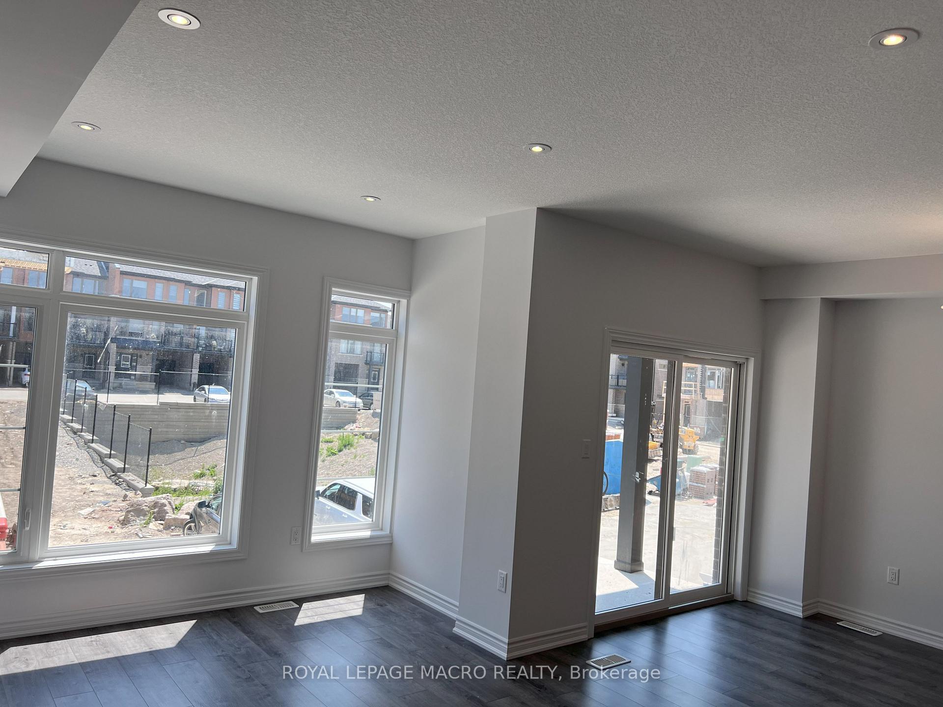 Photo 11 of Unit 93, 61 Soho Street, Hamilton, Stoney Creek — HOMEH