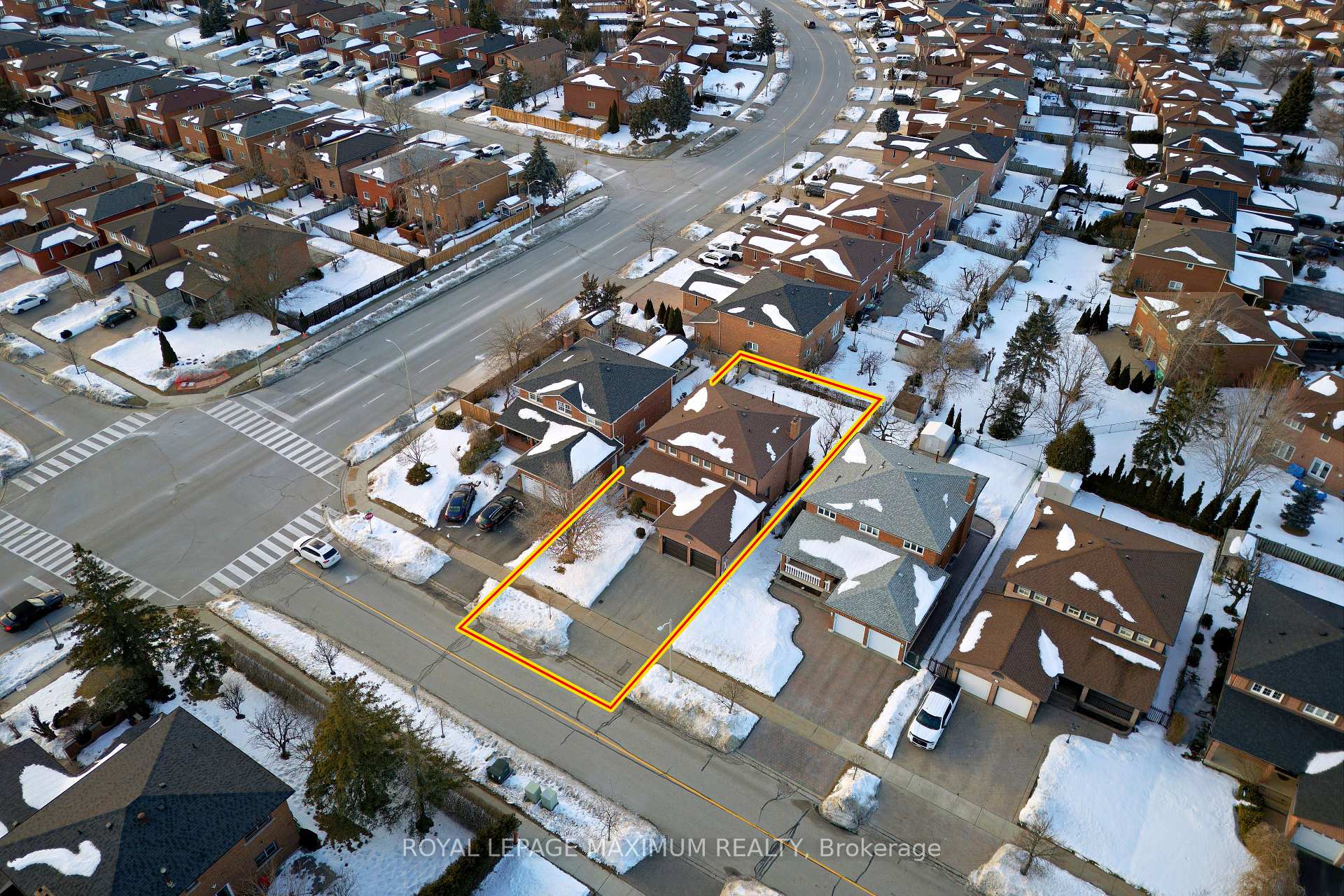 Photo 5 of 352 Forest Drive, Vaughan, West Woodbridge — HOMEH