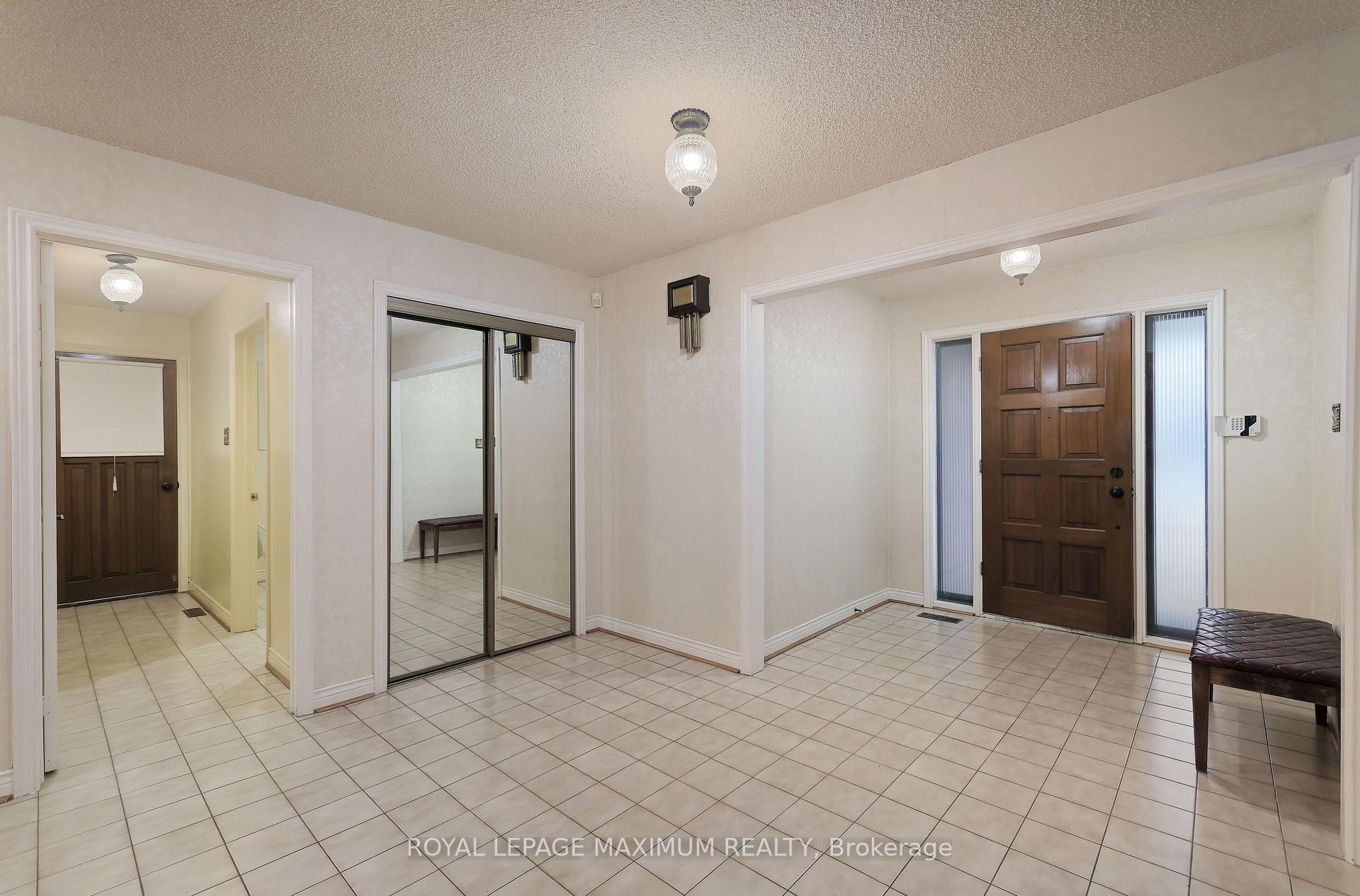 Photo 8 of 352 Forest Drive, Vaughan, West Woodbridge — HOMEH