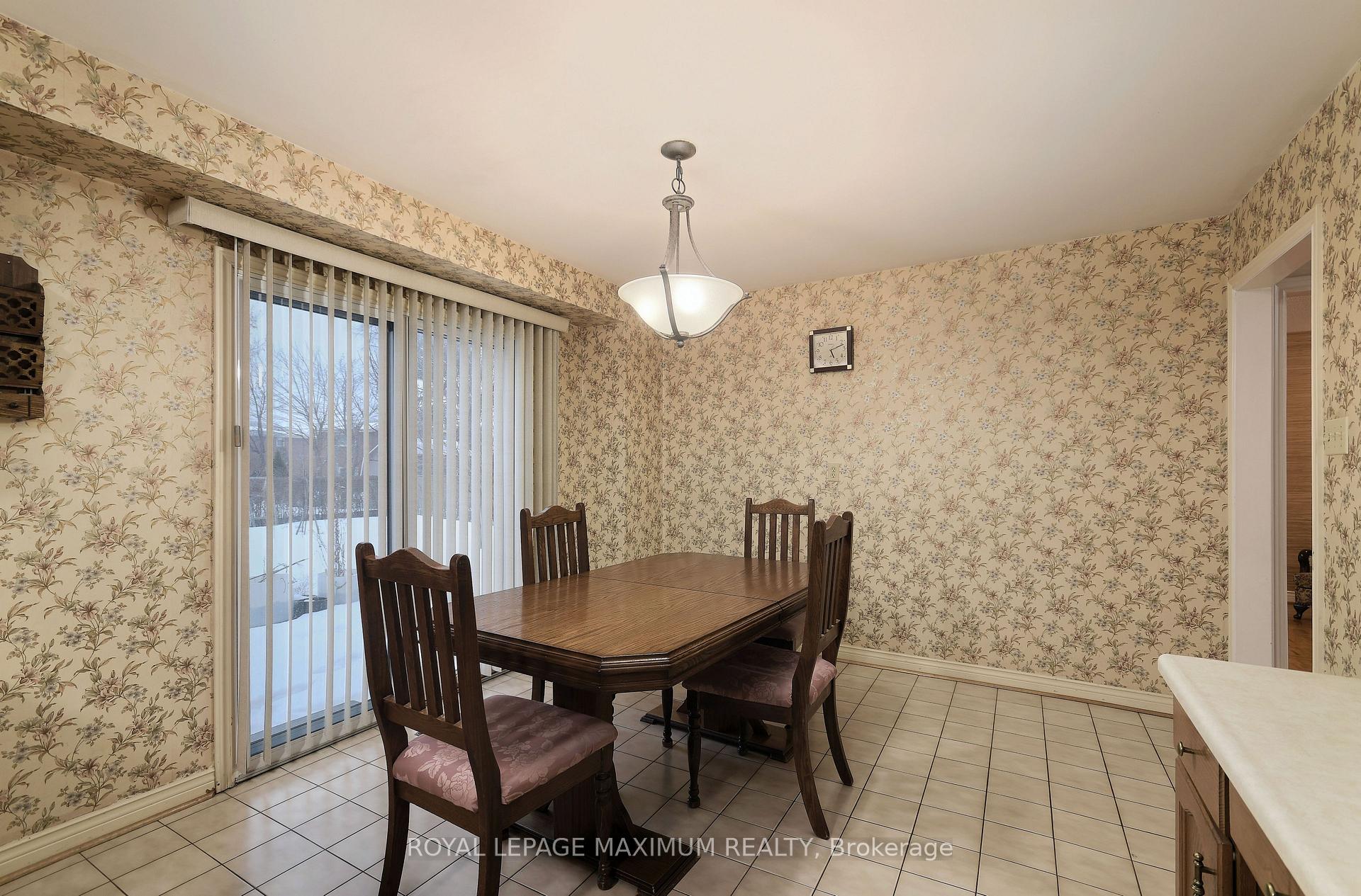 Photo 17 of 352 Forest Drive, Vaughan, West Woodbridge — HOMEH
