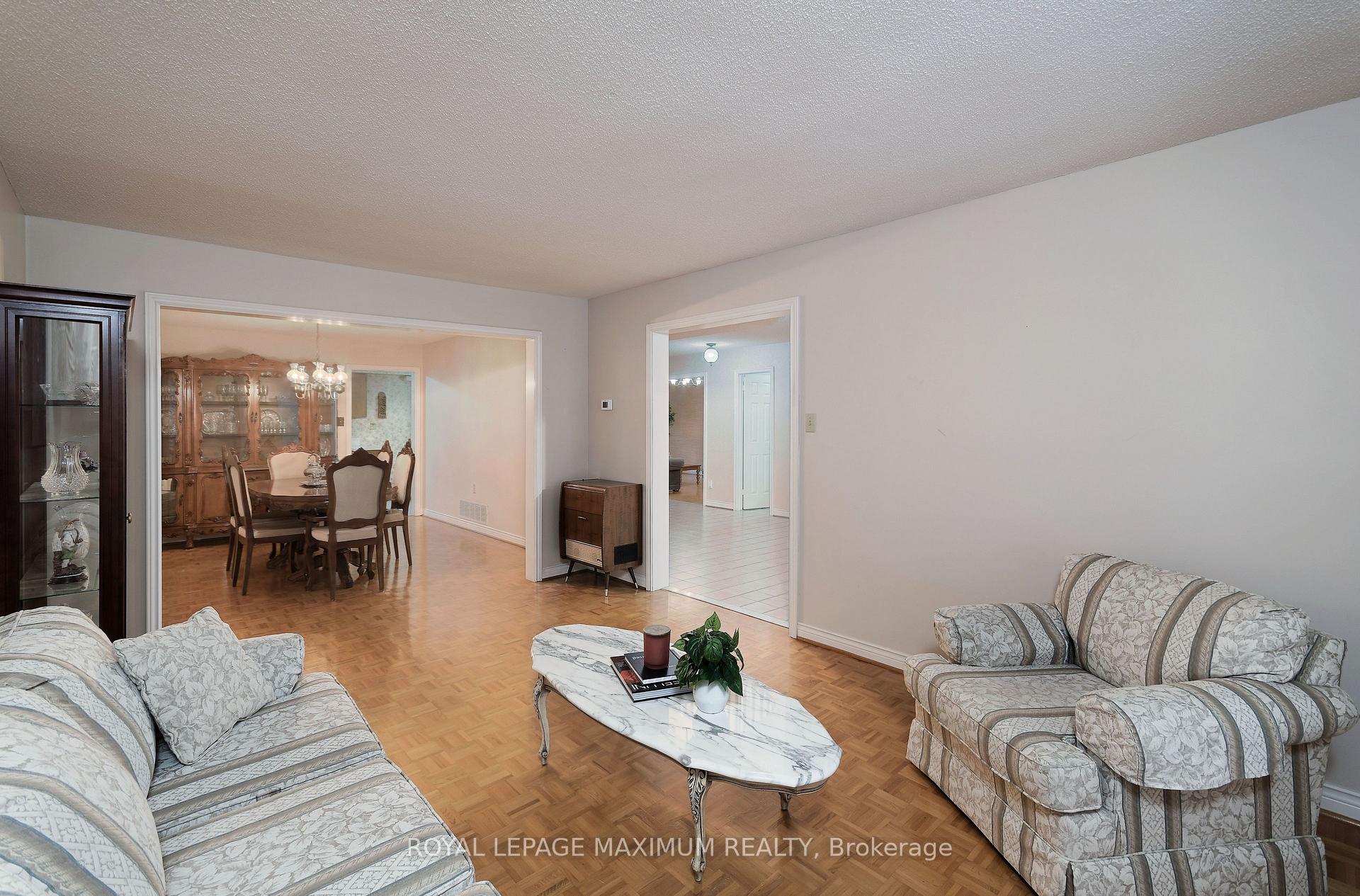 Photo 18 of 352 Forest Drive, Vaughan, West Woodbridge — HOMEH