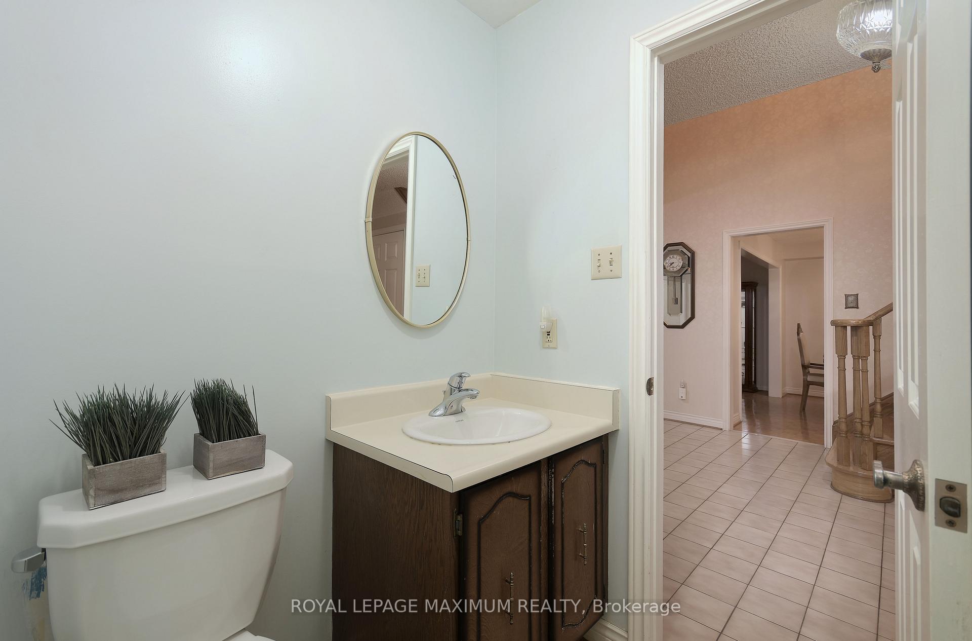 Photo 6 of 352 Forest Drive, Vaughan, West Woodbridge — HOMEH