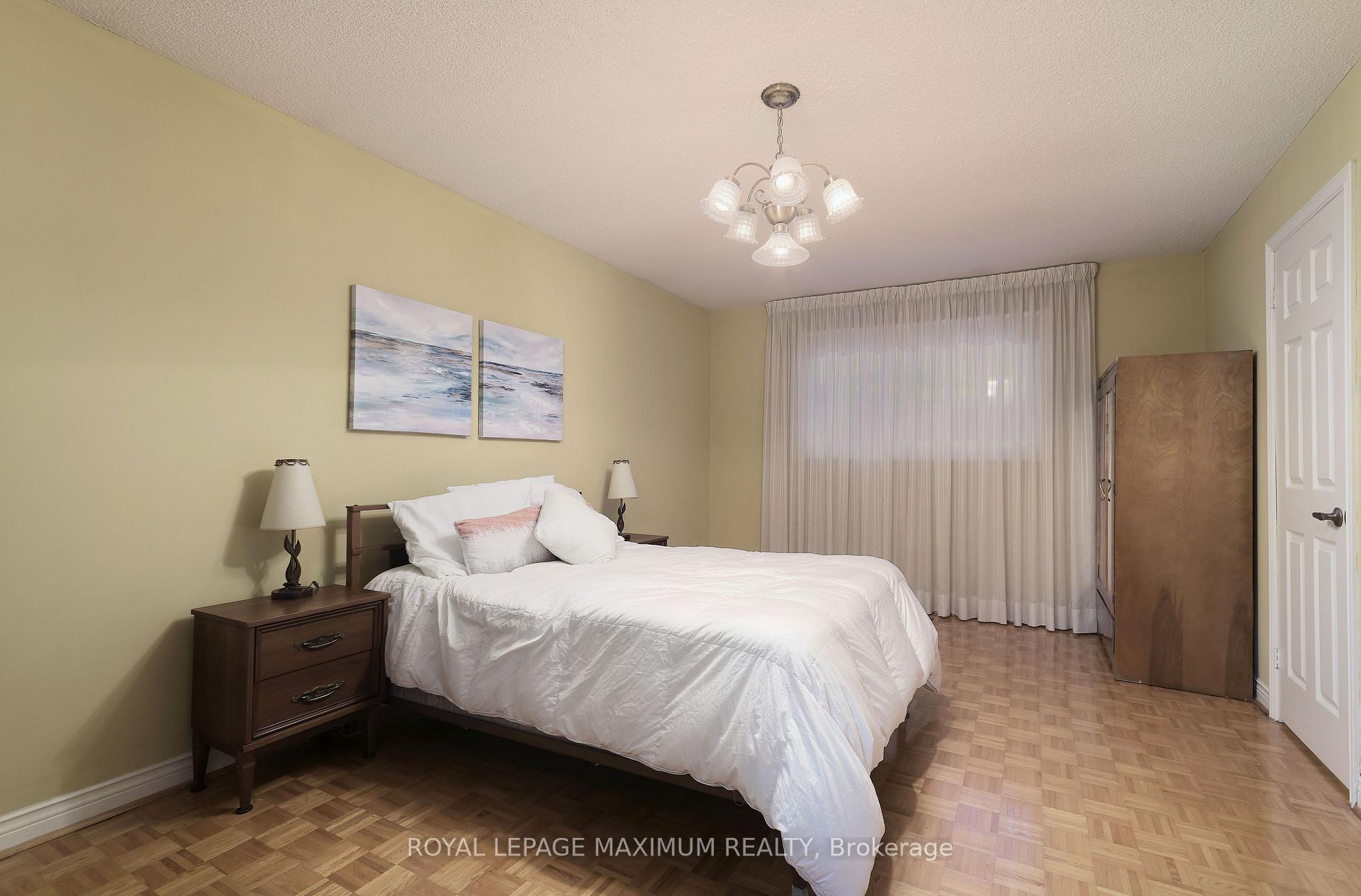 Photo 16 of 352 Forest Drive, Vaughan, West Woodbridge — HOMEH