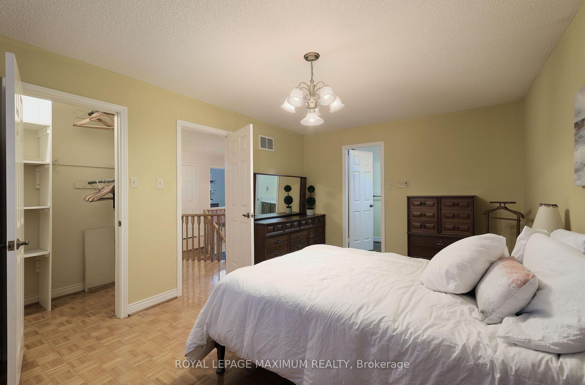 Photo 20 of 352 Forest Drive, Vaughan, West Woodbridge — HOMEH