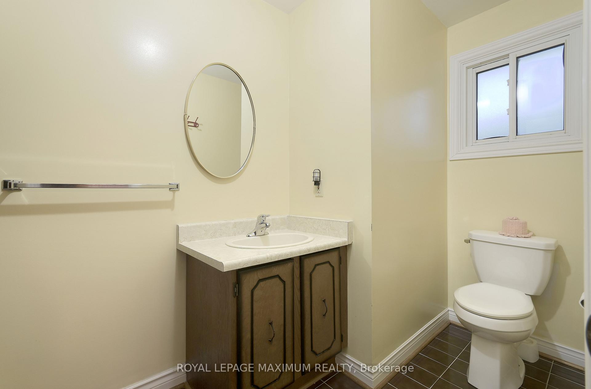 Photo 10 of 352 Forest Drive, Vaughan, West Woodbridge — HOMEH