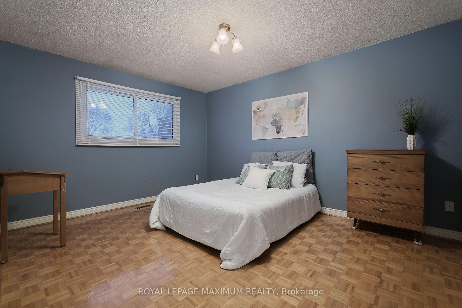 Photo 33 of 352 Forest Drive, Vaughan, West Woodbridge — HOMEH