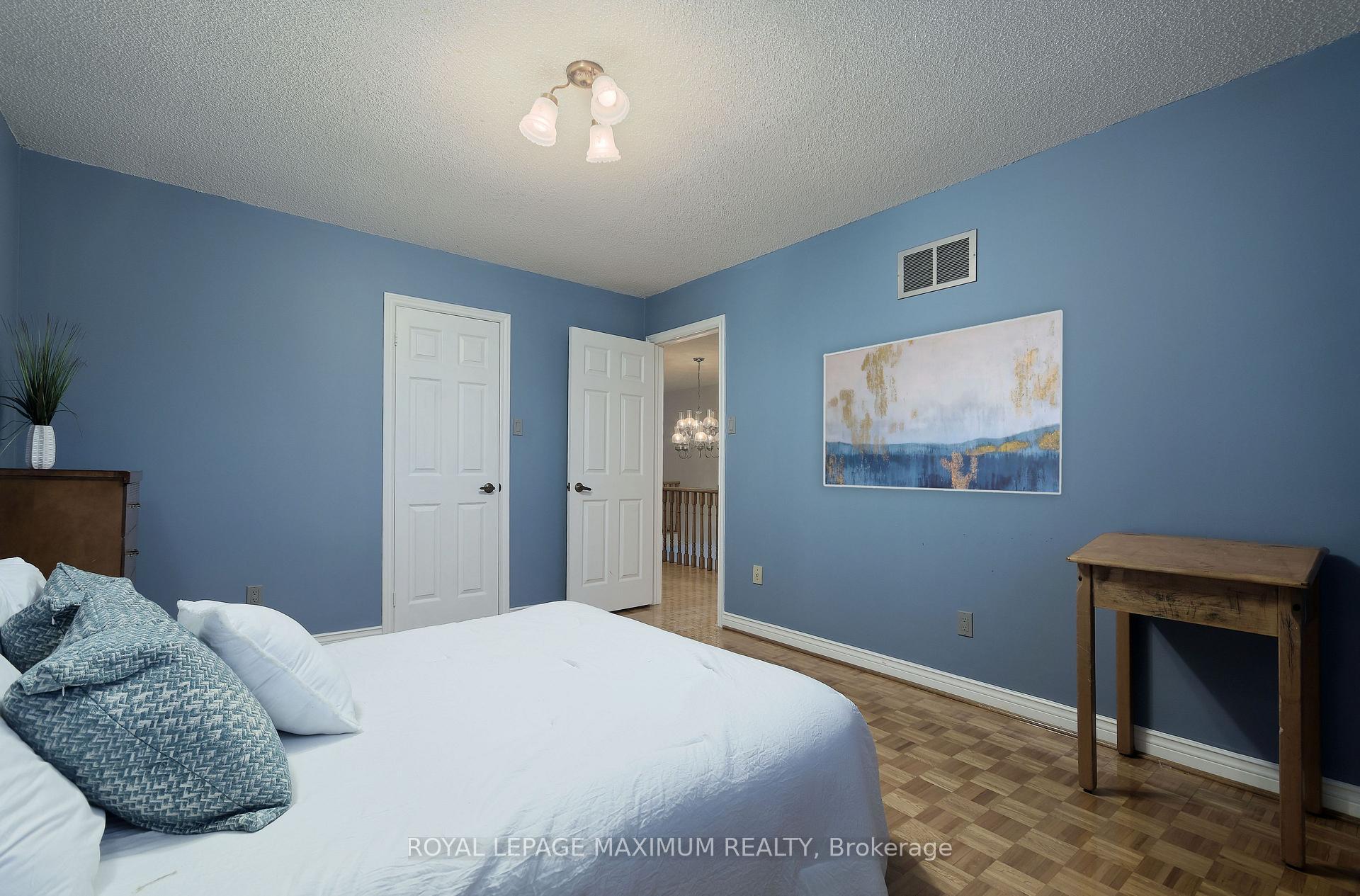 Photo 32 of 352 Forest Drive, Vaughan, West Woodbridge — HOMEH