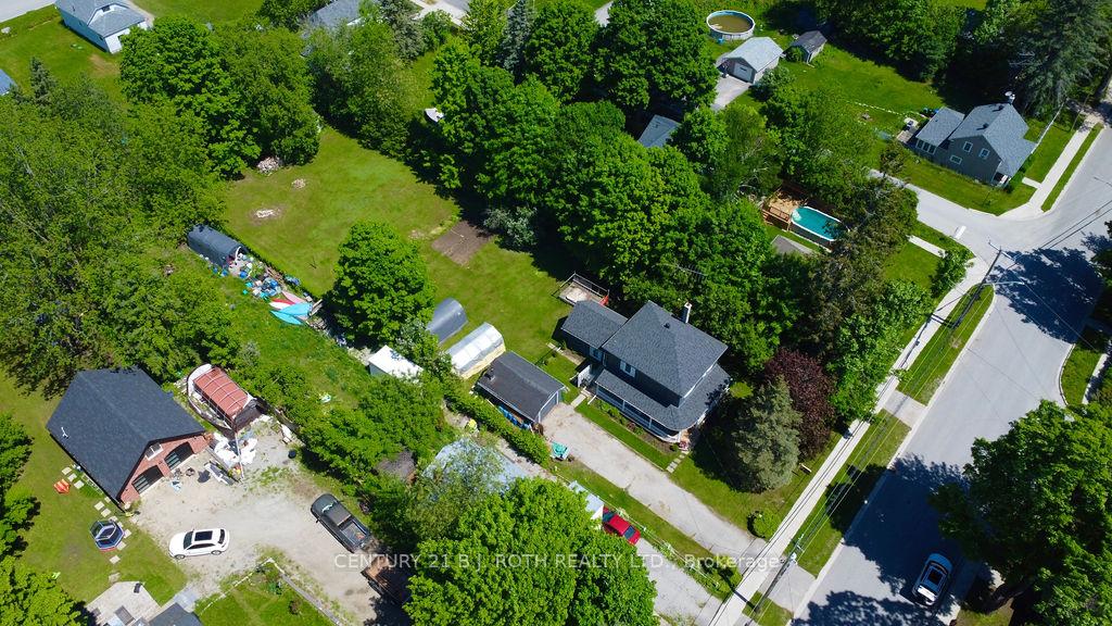 Photo 2 of 14 Mill Street E, Springwater, Hillsdale — HOMEH