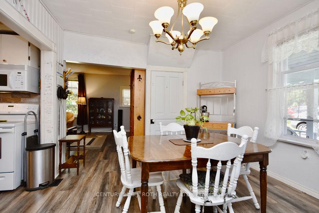 Photo 3 of 14 Mill Street E, Springwater, Hillsdale — HOMEH