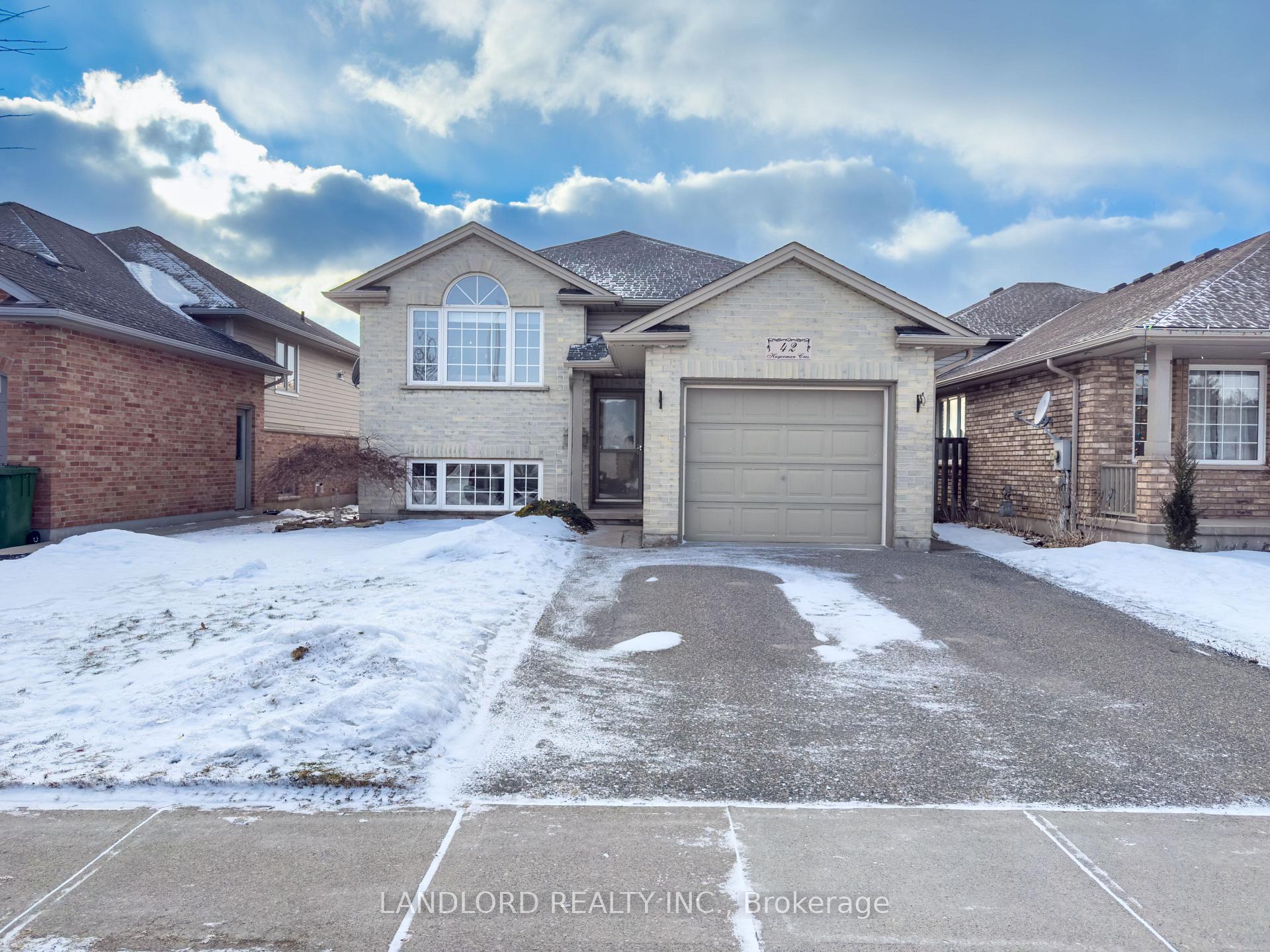 Photo 4 of 42 Hagerman Crescent, St. Thomas — HOMEH