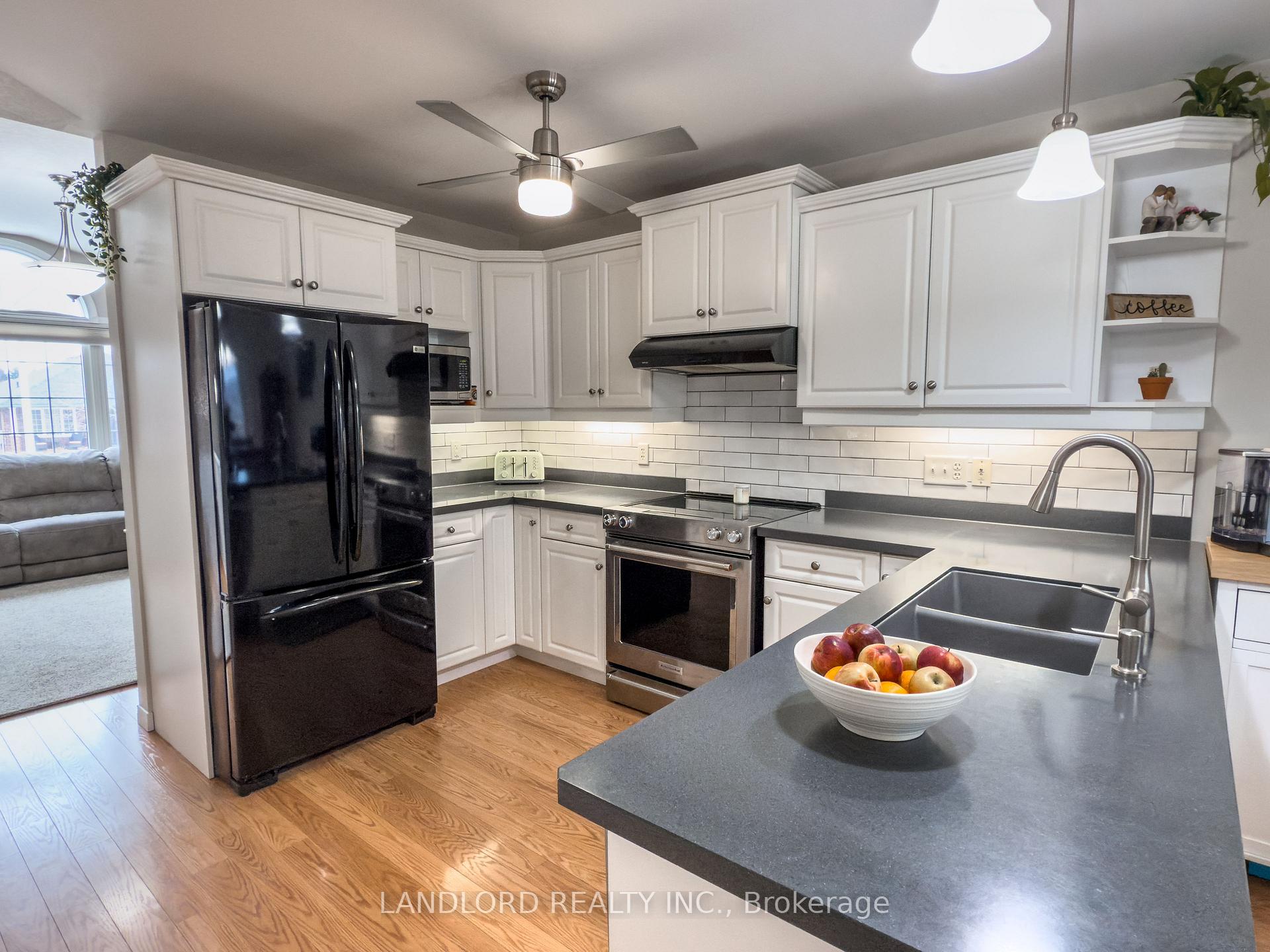 Photo 21 of 42 Hagerman Crescent, St. Thomas — HOMEH