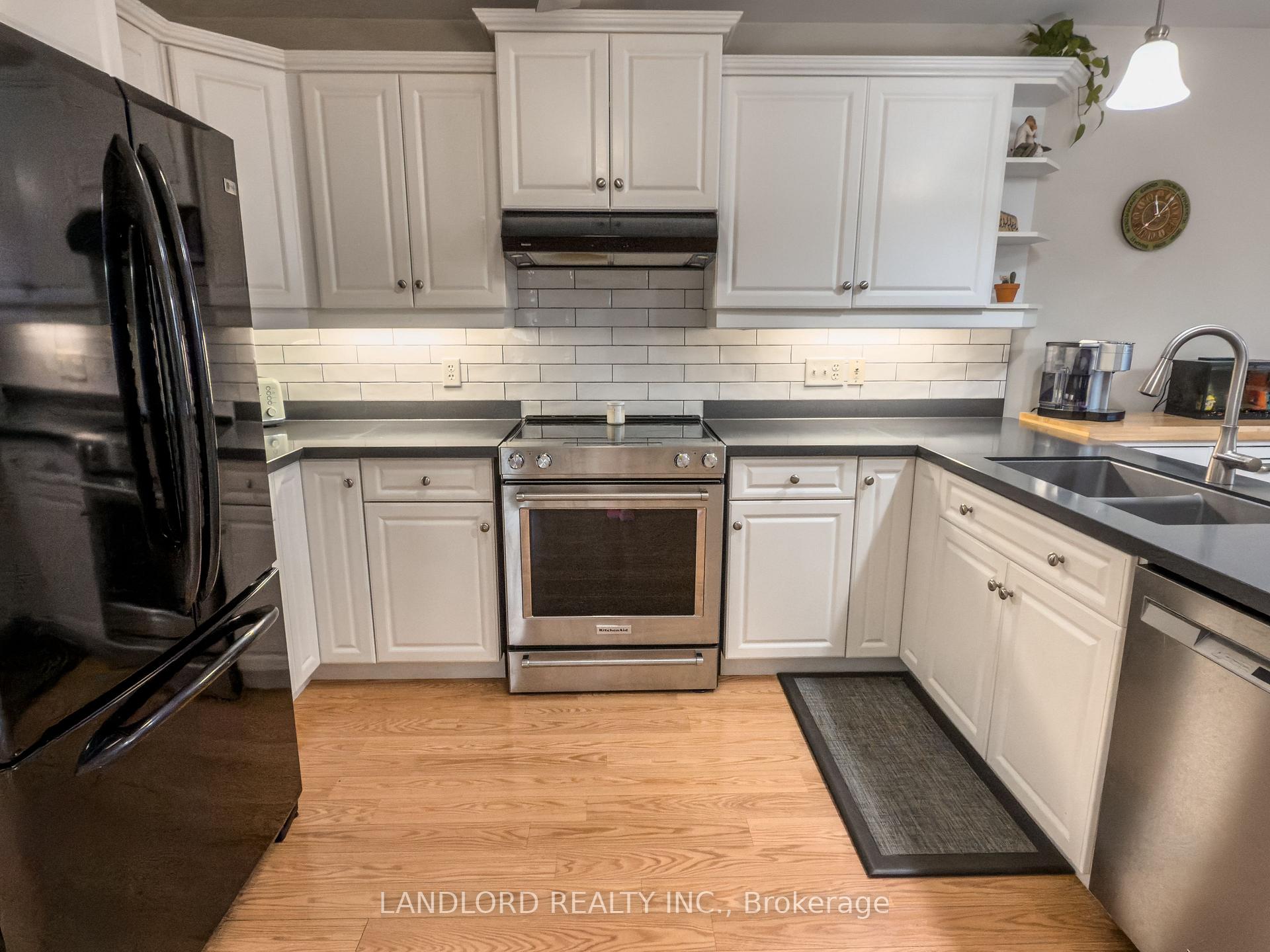 Photo 12 of 42 Hagerman Crescent, St. Thomas — HOMEH