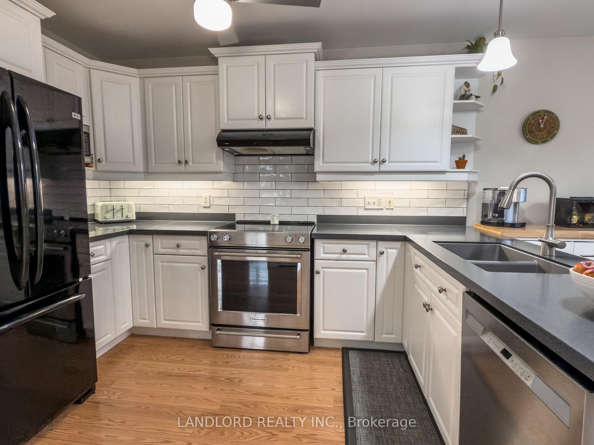Photo 15 of 42 Hagerman Crescent, St. Thomas — HOMEH