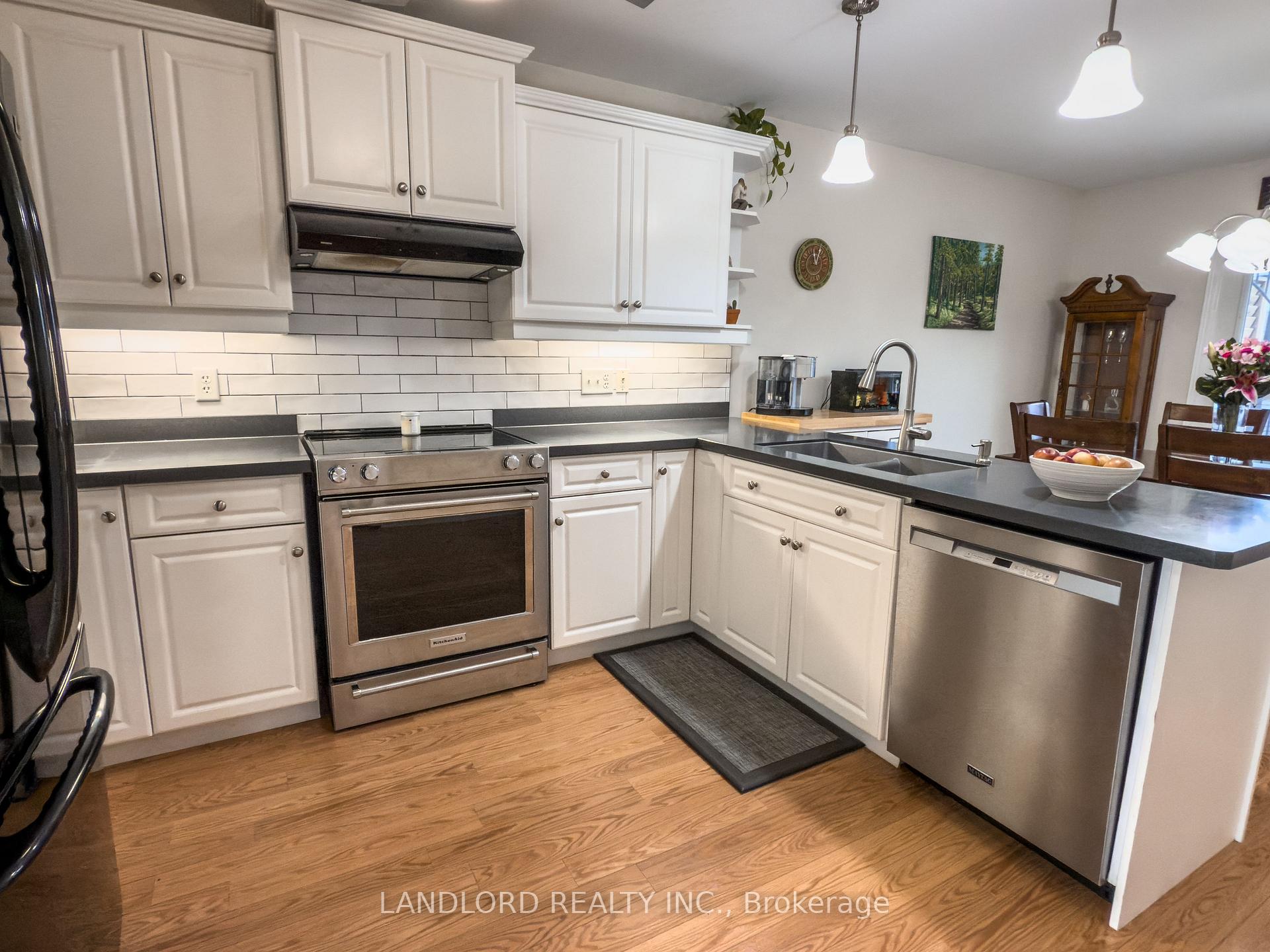 Photo 26 of 42 Hagerman Crescent, St. Thomas — HOMEH
