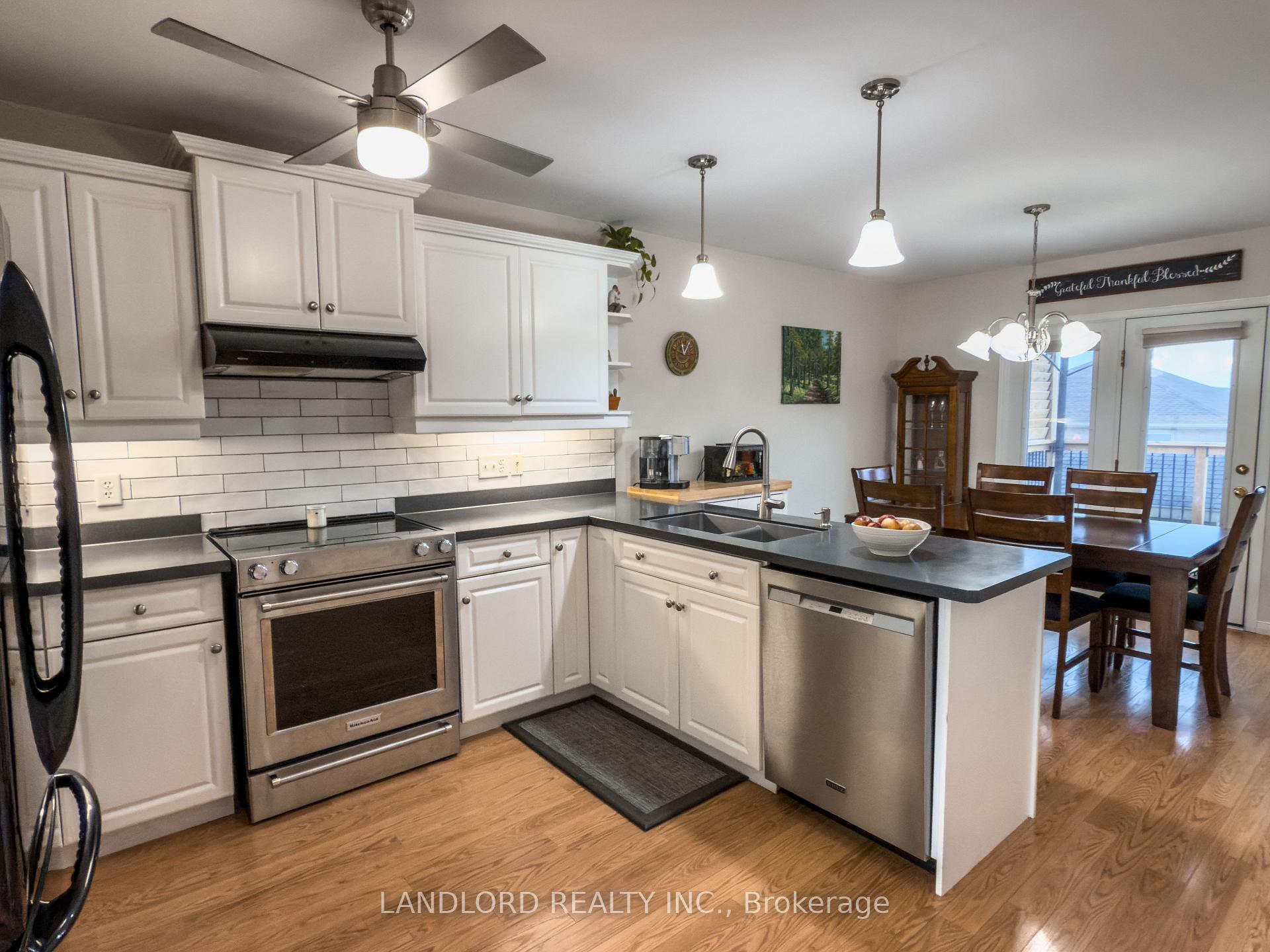 Photo 20 of 42 Hagerman Crescent, St. Thomas — HOMEH