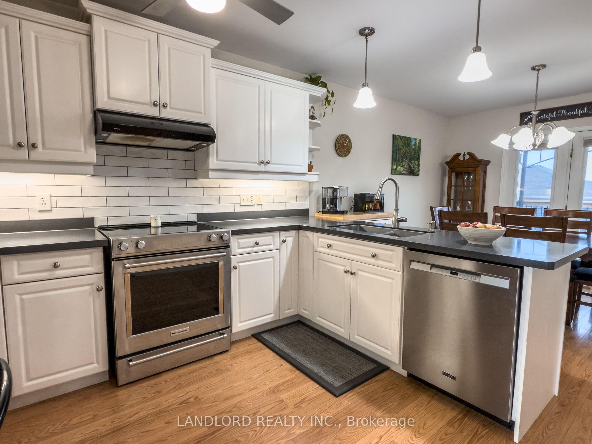 Photo 24 of 42 Hagerman Crescent, St. Thomas — HOMEH